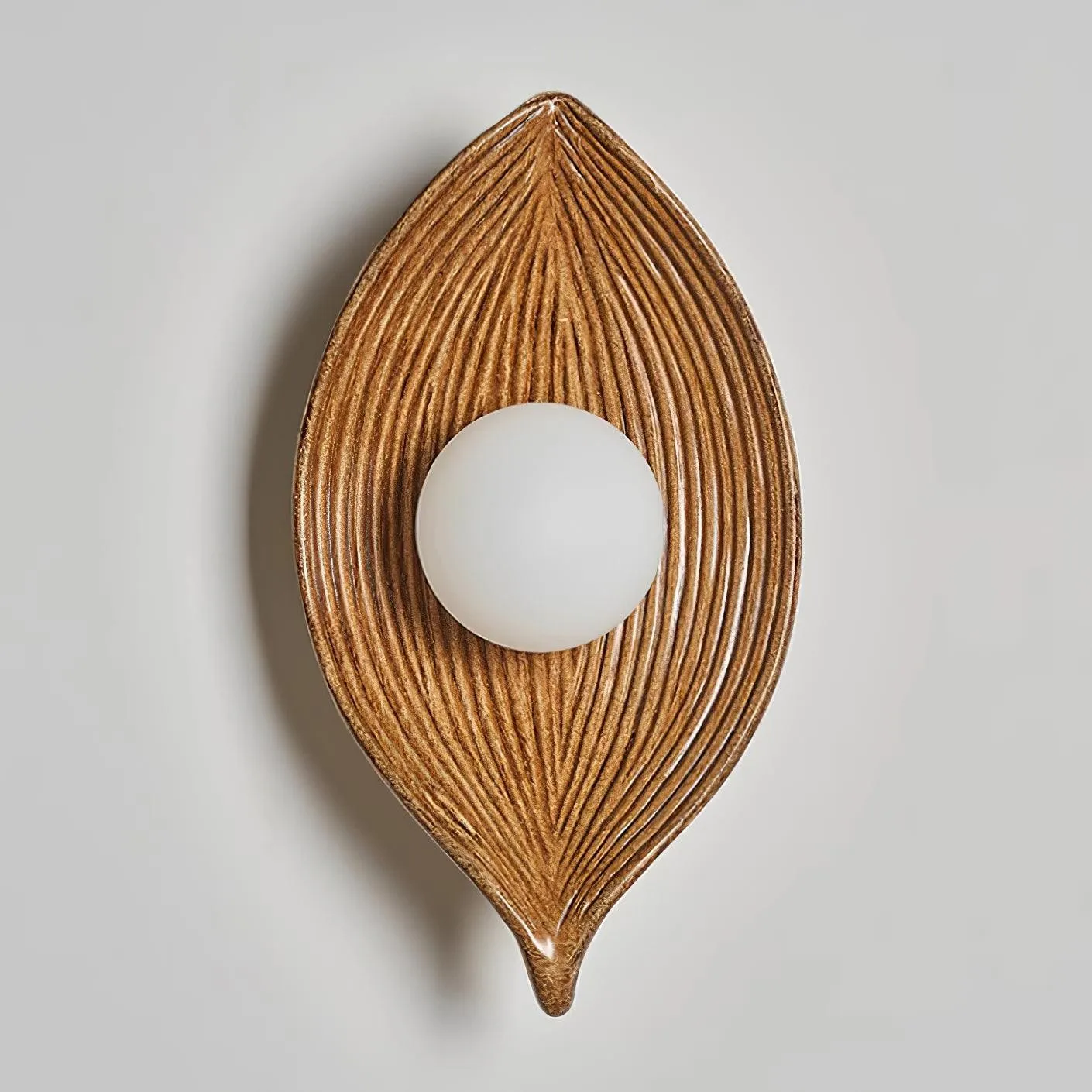 Contemporary Nordic Leaf Resin Wall Light KL445