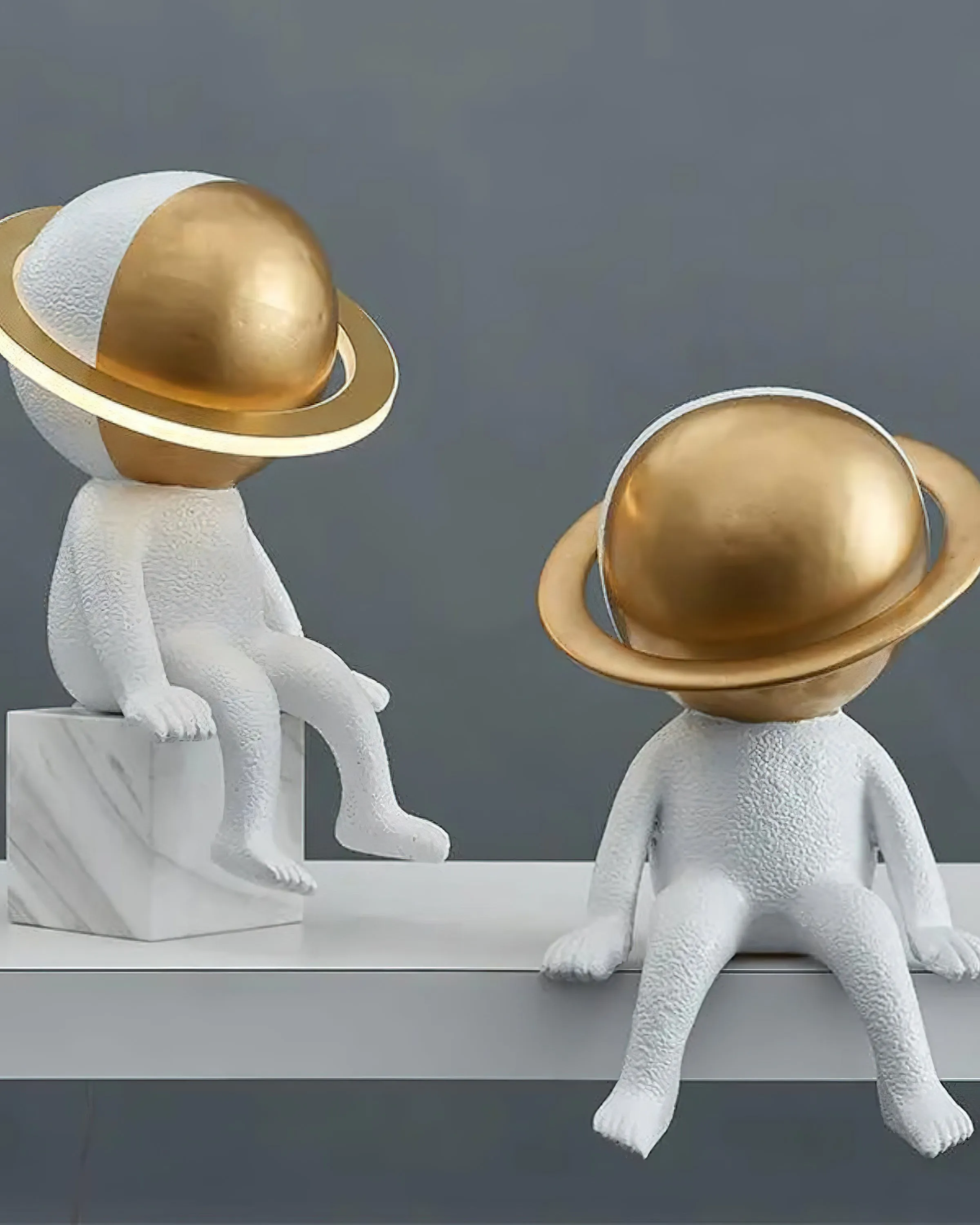 Modern Space Astronaut Resin Table Lamp KL232