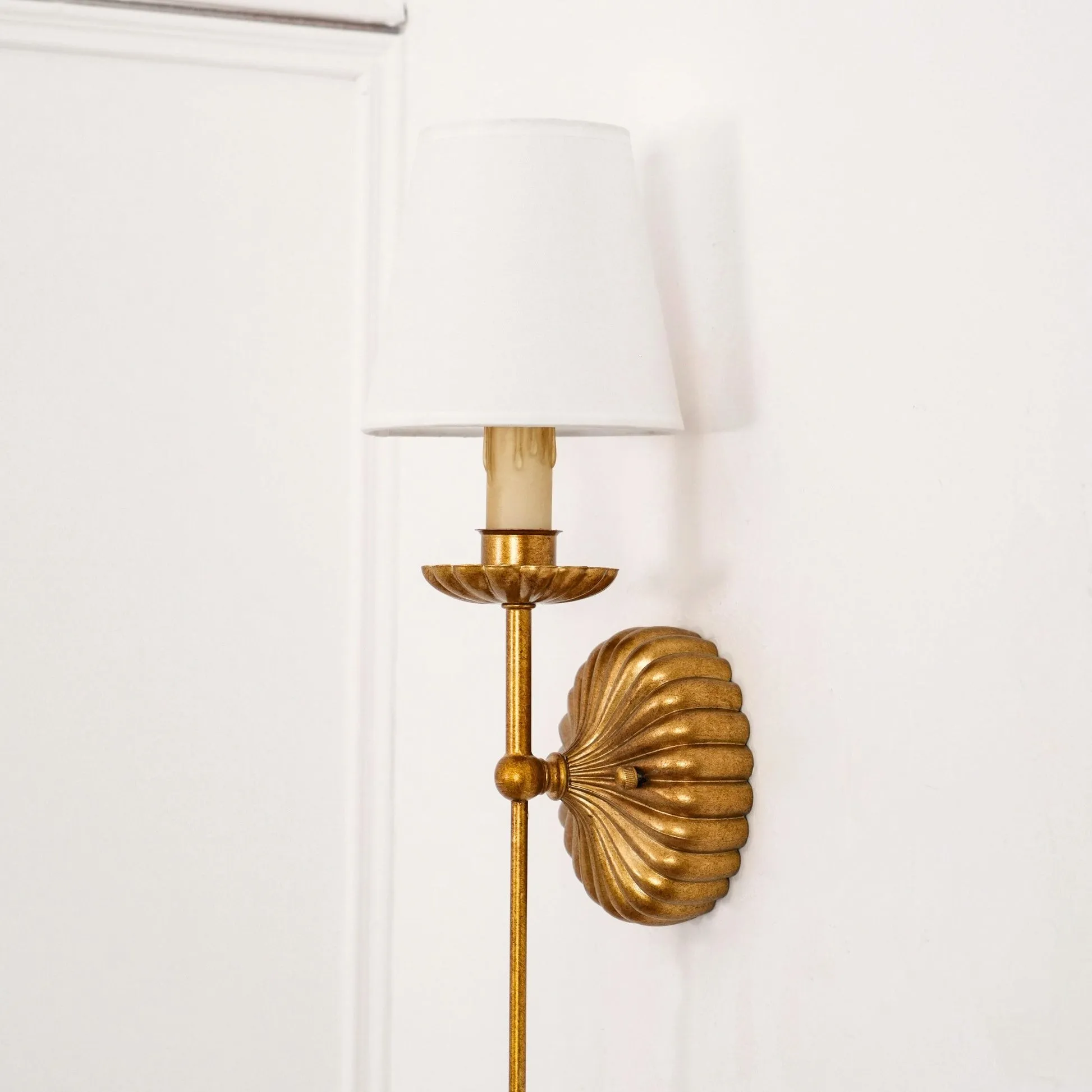 Catina Fabric Shade Wall Sconce – Classic Metal Wall Lighting for Entryway or Lounge KL1148