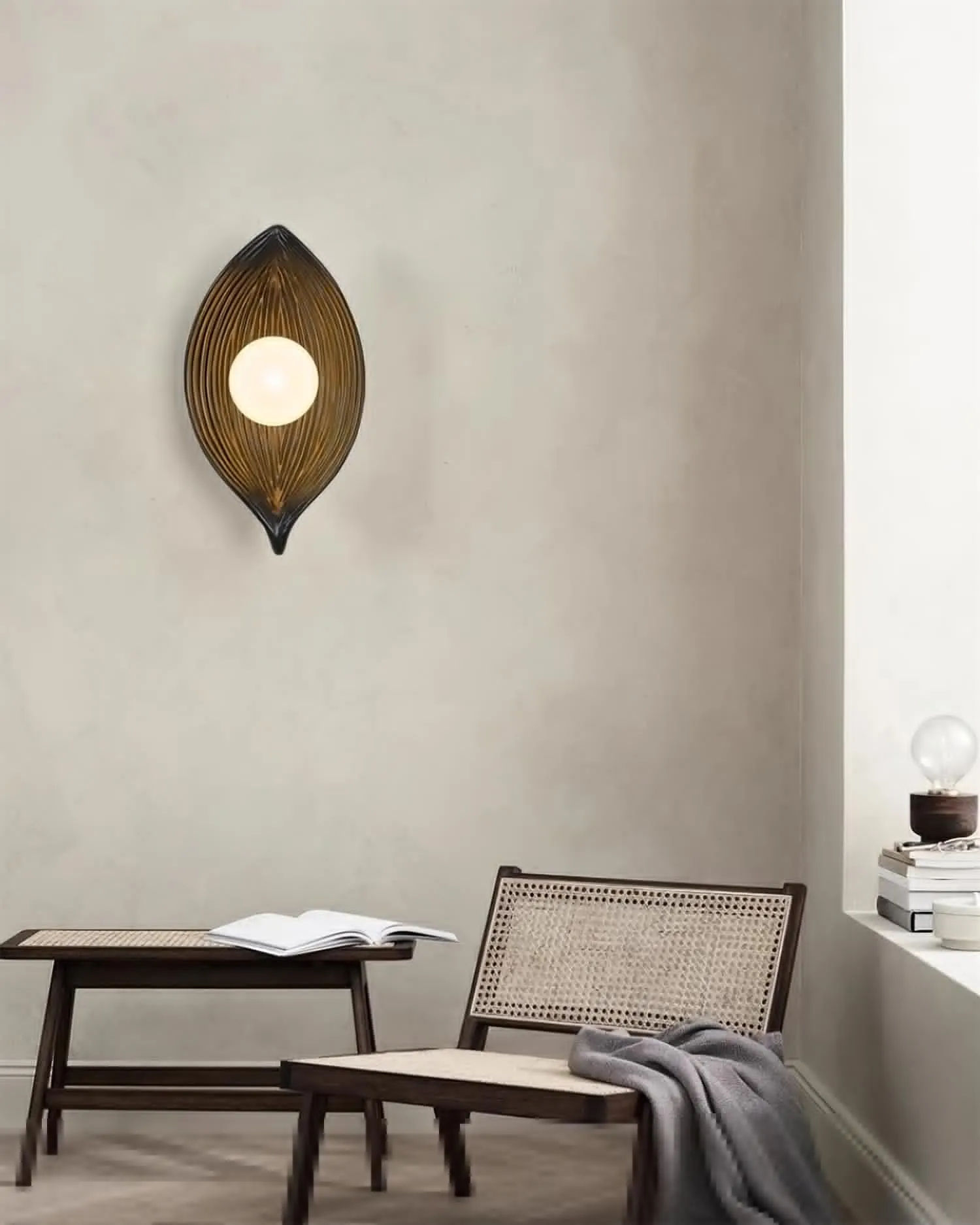 Contemporary Nordic Leaf Resin Wall Light KL445
