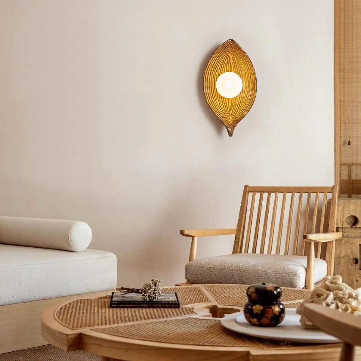 Contemporary Nordic Leaf Resin Wall Light KL445