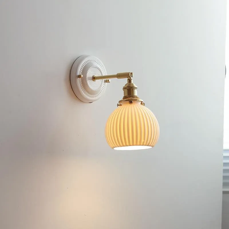 Elegant Ceramic & Brass Wall Light – Vintage Japanese-Style 1-Light Sconce KL1249