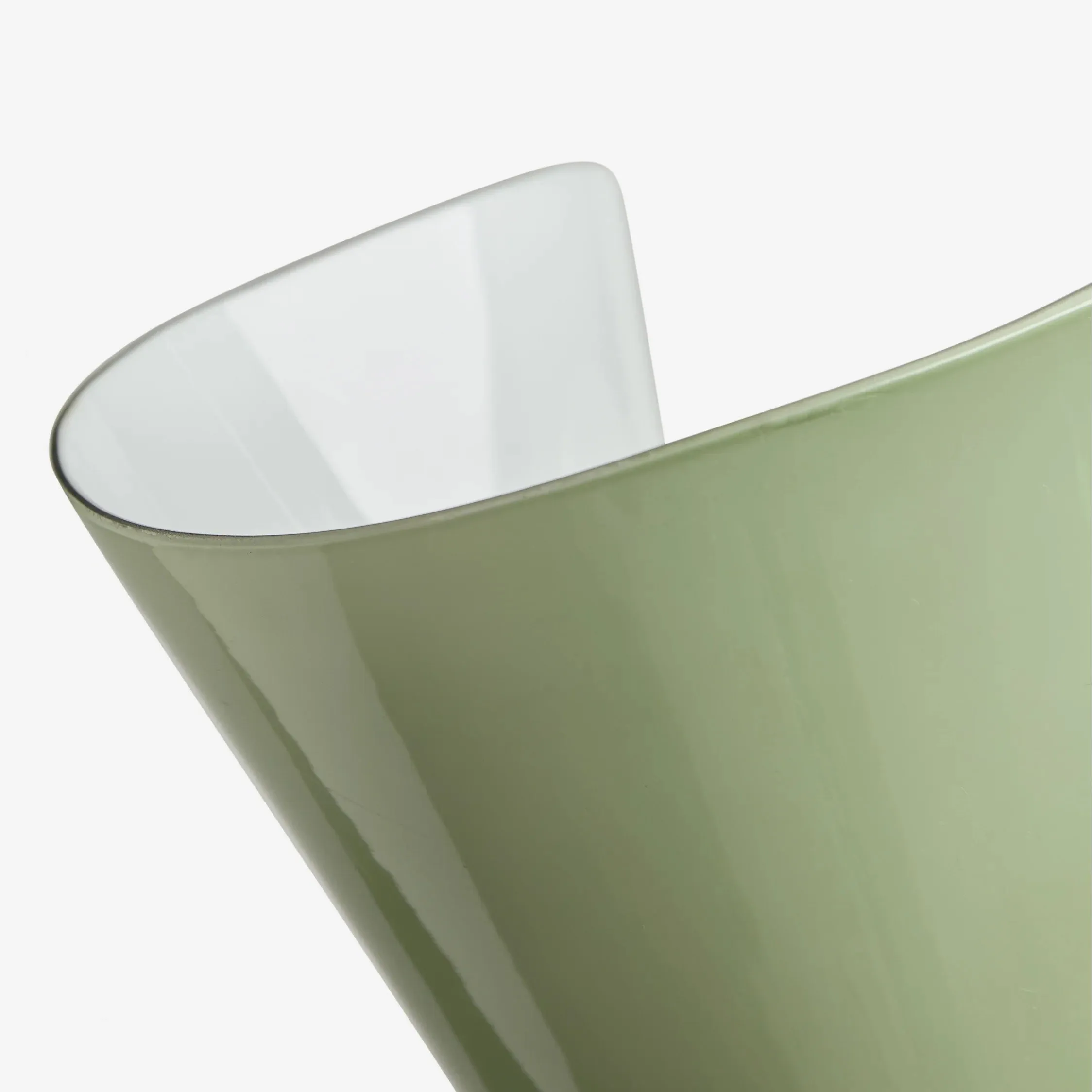 Bellina Radner Pendant Light – Colored Glass Shade with Brass Detail for Modern Spaces KL1417