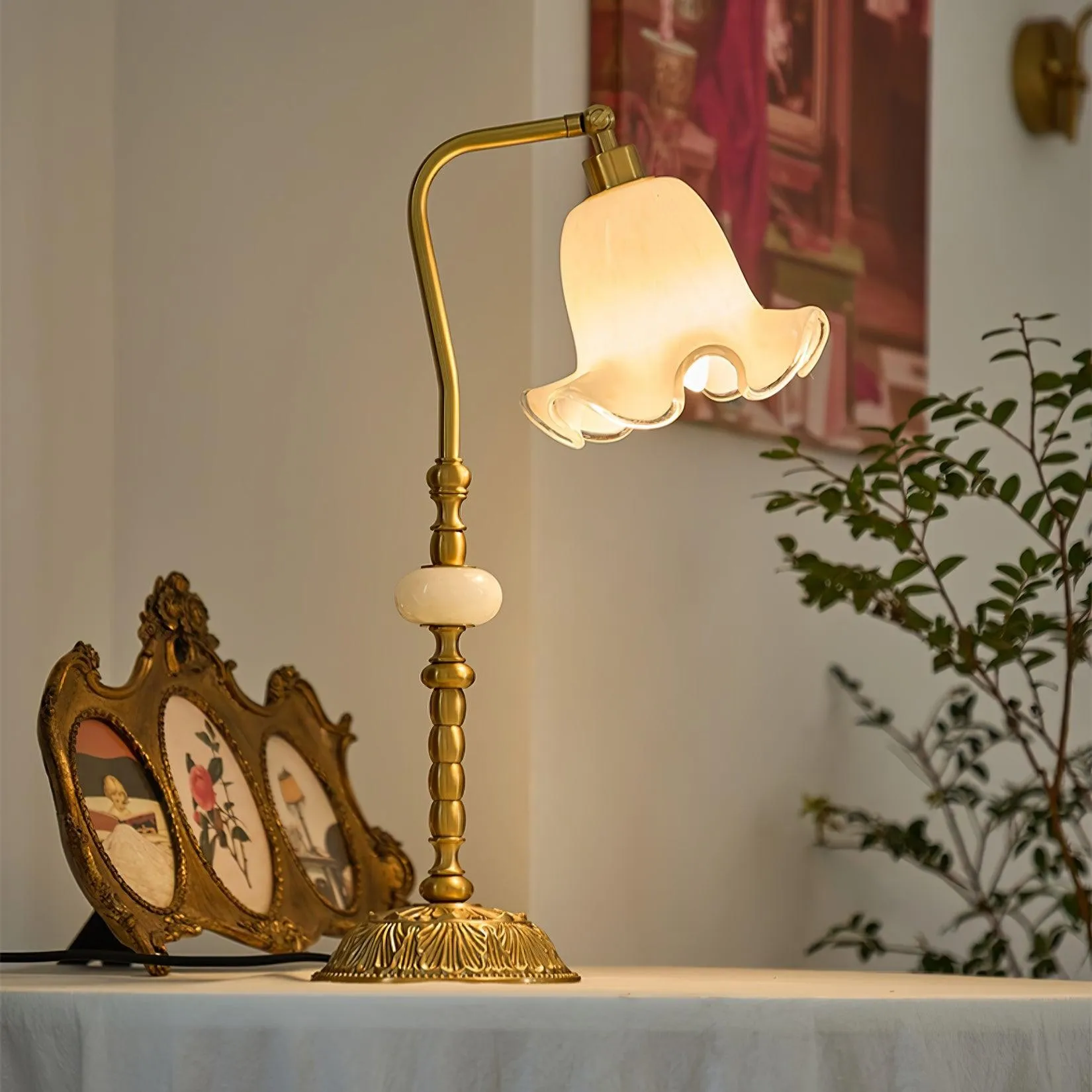 Classic Stylish White Tulip Brass Table Lamp KL718