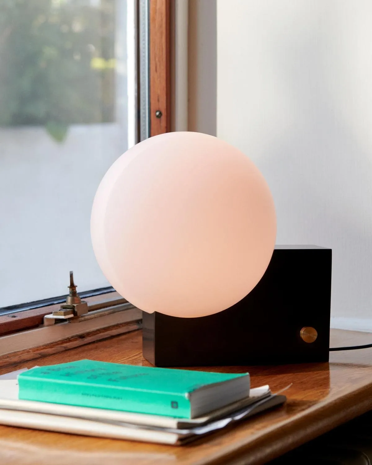 Geometric Lamp Base Glass Globe Table Lamp KL390