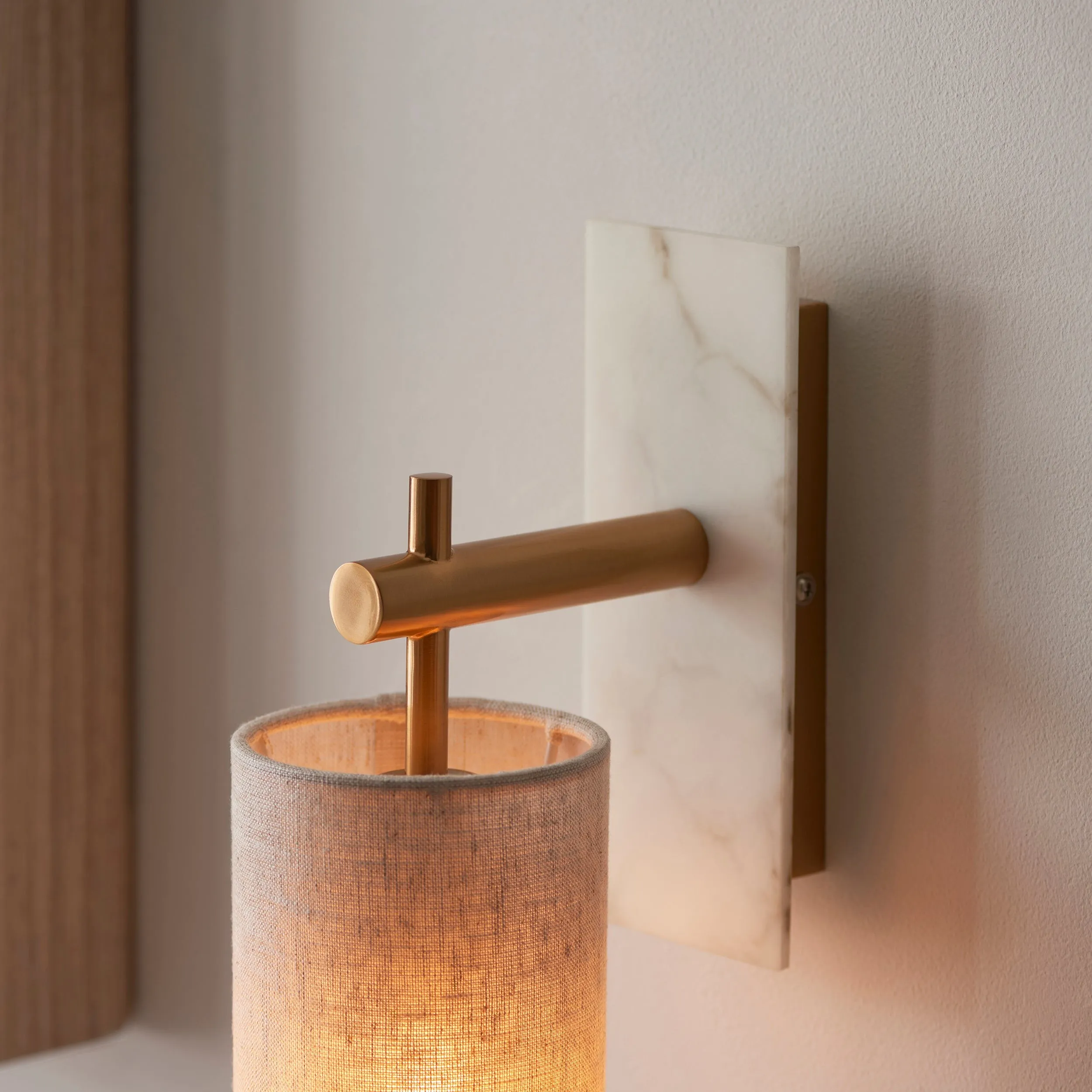 Linemora Marble and Brass Wall Sconce - Elegant Linen Shade Lighting for Bedroom and Hallway KL1587