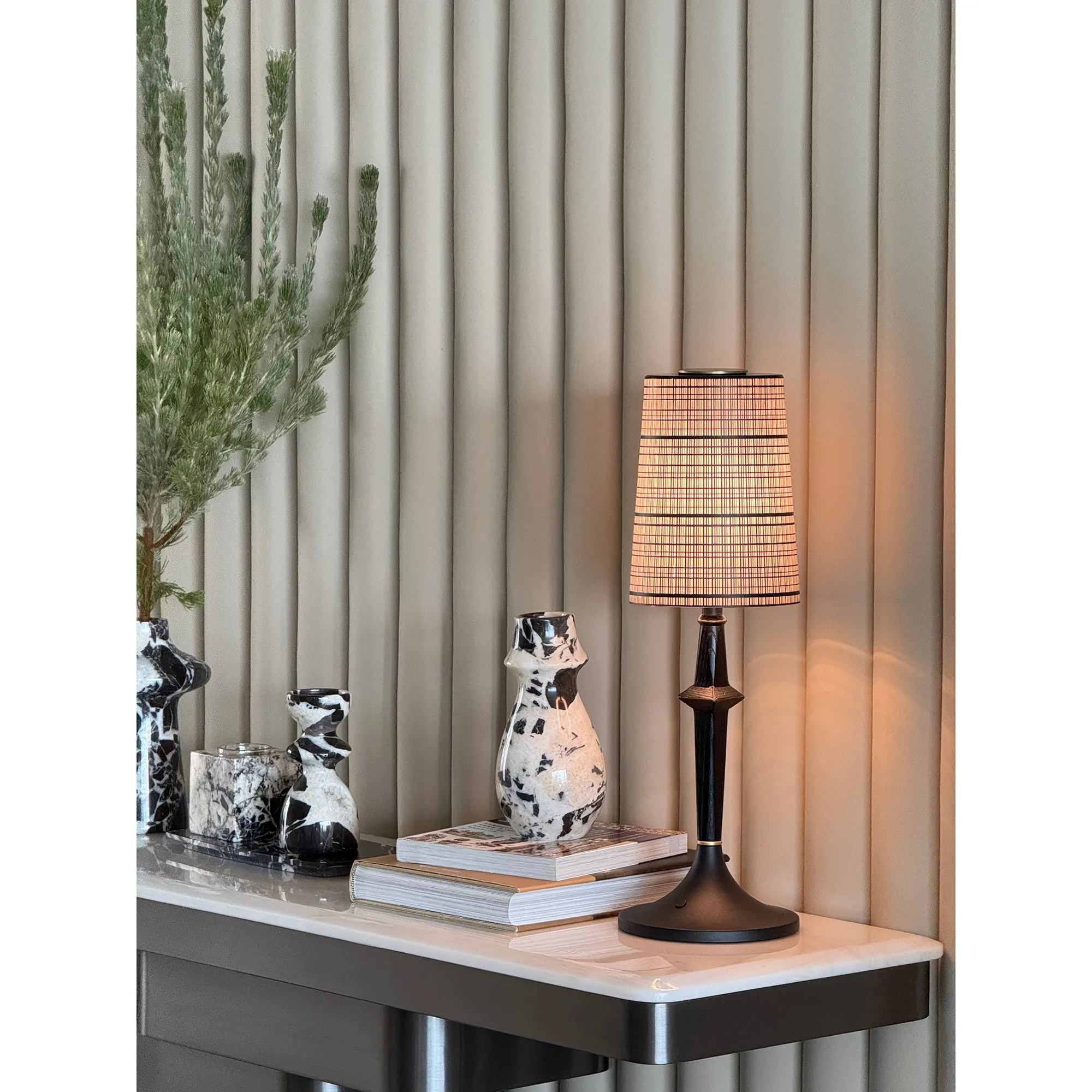 Devon Black Table Lamp (Built-in Battery) D709