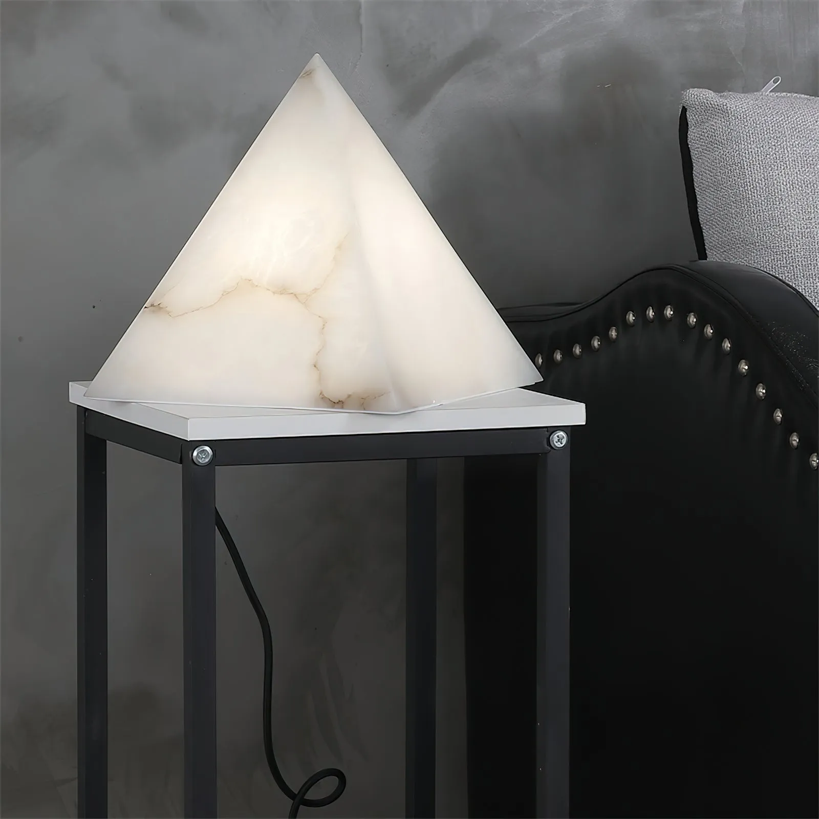 Alabaster Pyramid Table Lamp D428