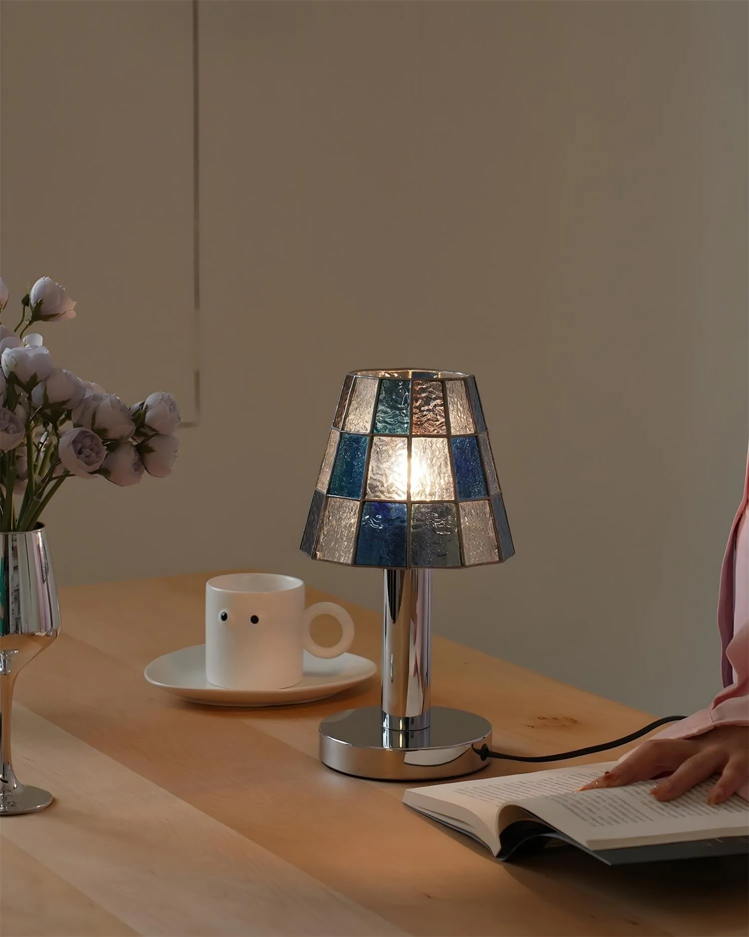 Fun Guy 726 Table Lamp D321