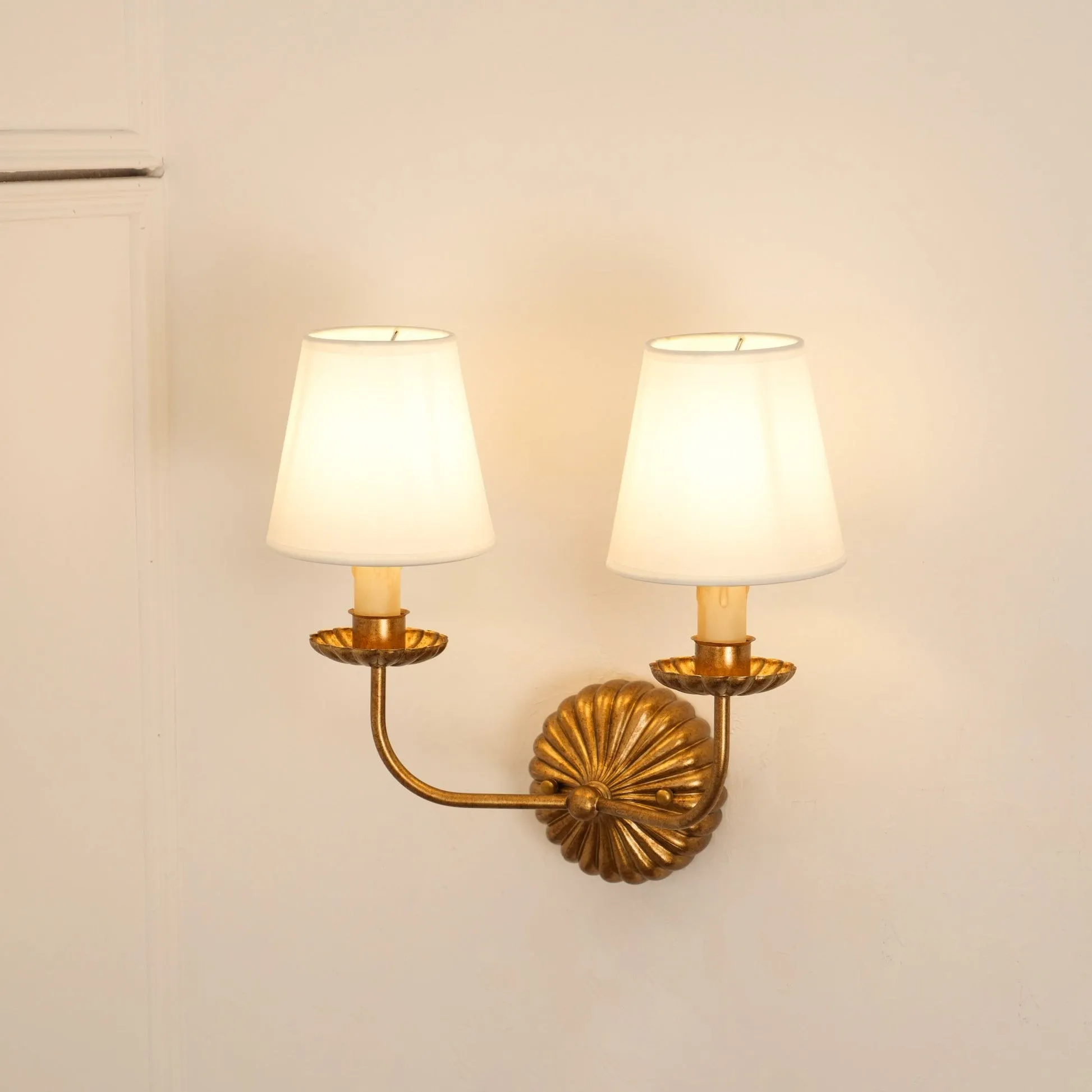 Catina Fabric Shade Wall Sconce – Classic Metal Wall Lighting for Entryway or Lounge KL1148