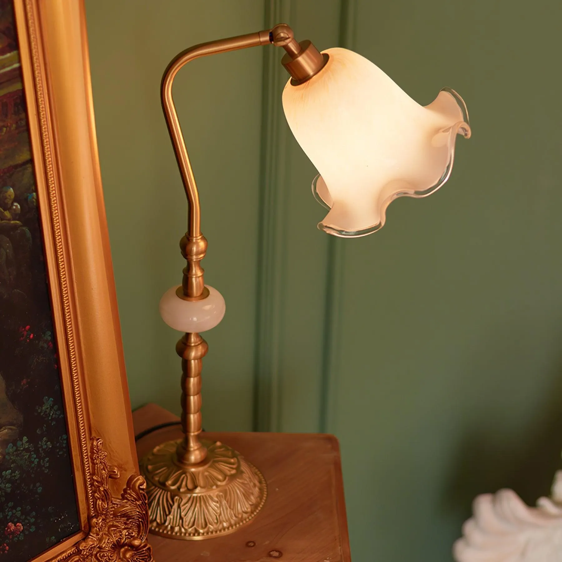 Classic Stylish White Tulip Brass Table Lamp KL718