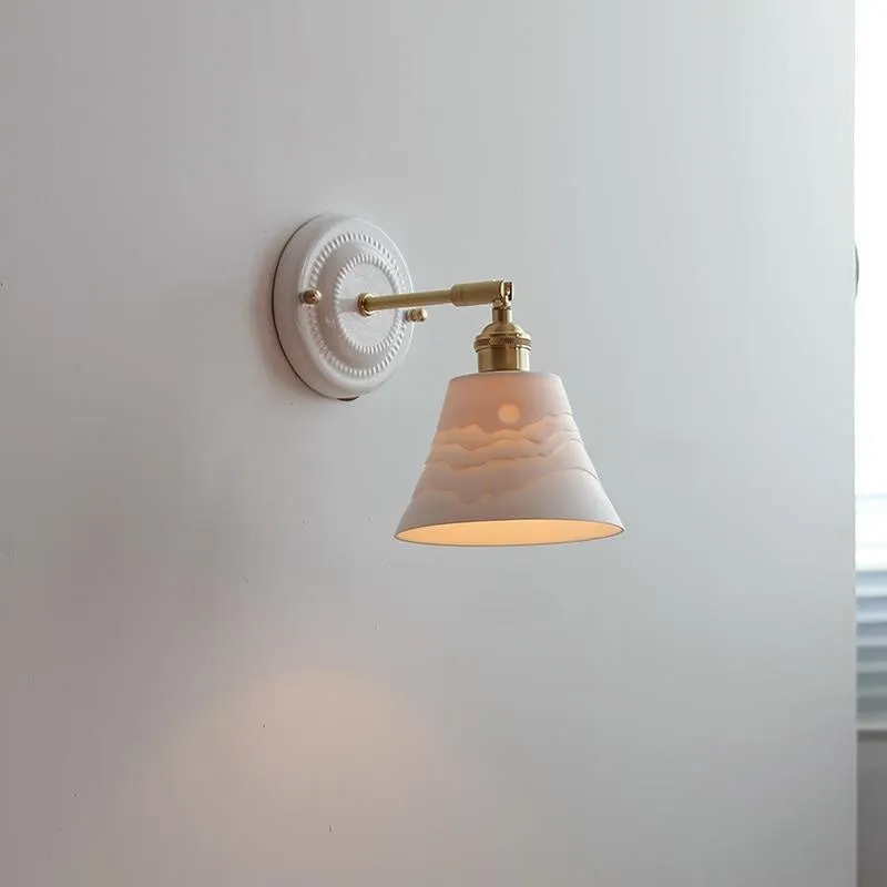 Elegant Ceramic & Brass Wall Light – Vintage Japanese-Style 1-Light Sconce KL1249