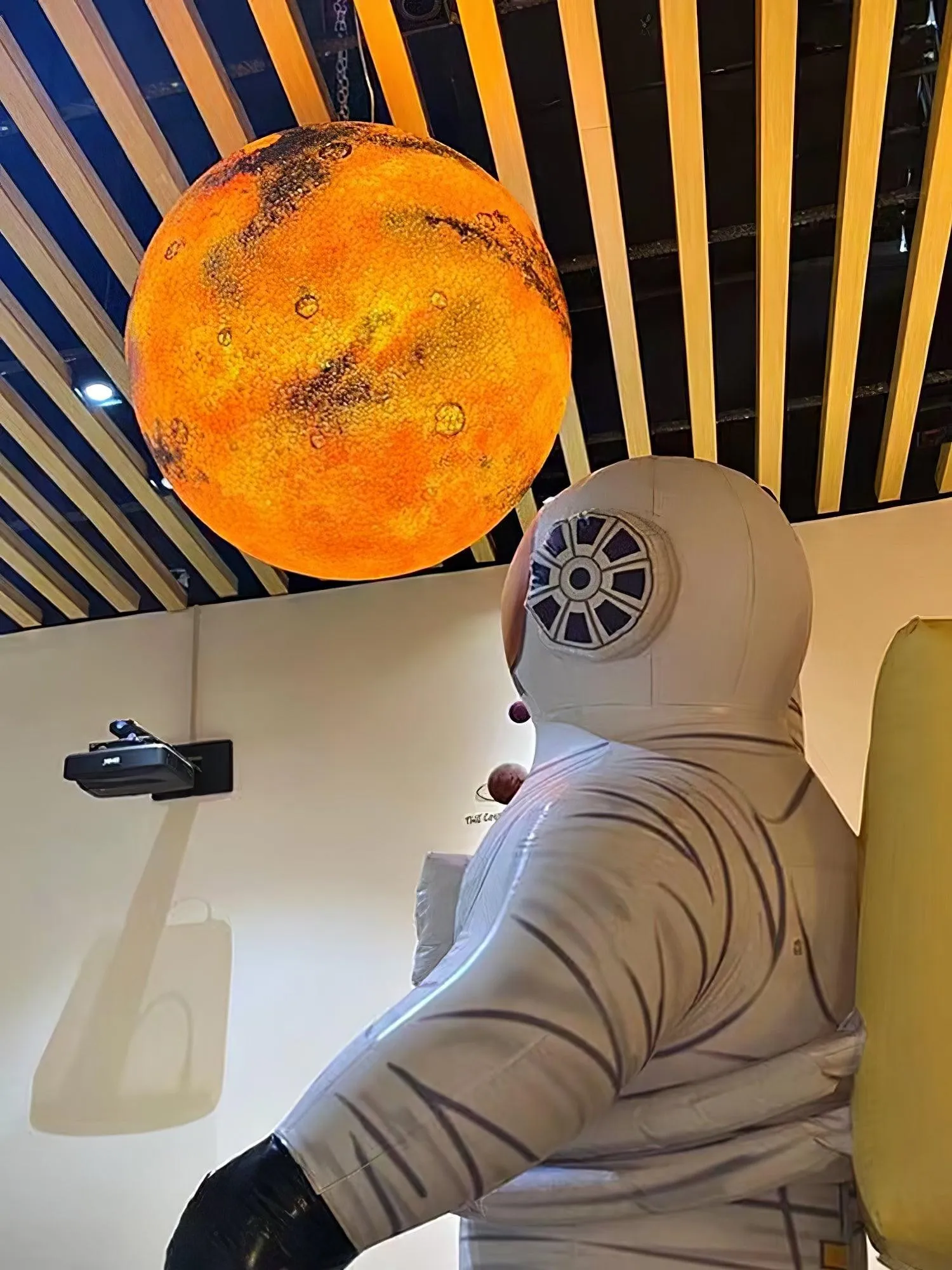 Planetary White Moon Chandelier Suitable For Living Room KL202