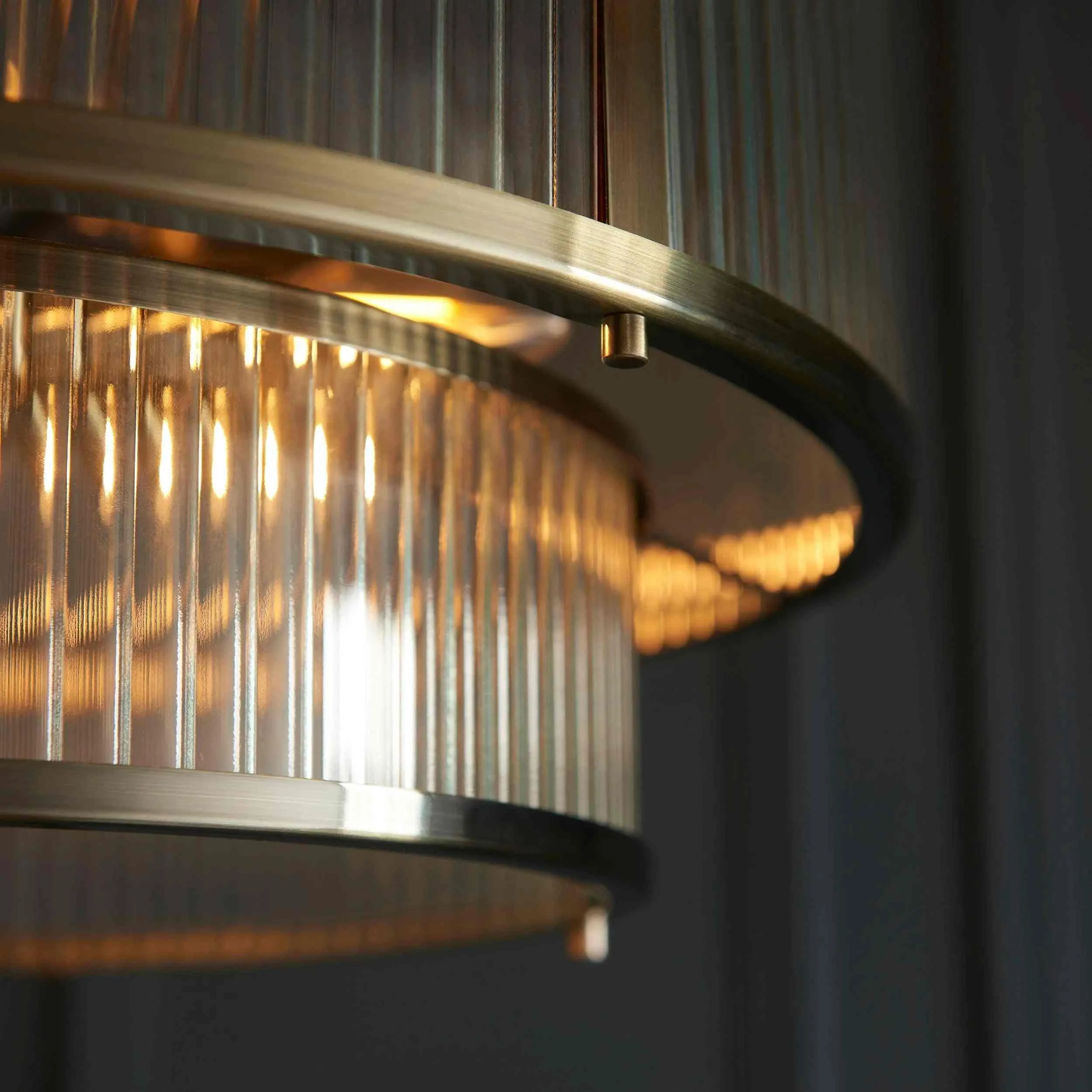 RibGlow Ribbed Glass Pendant Light - Antique Style Pendant Light for Dining Room KL1799