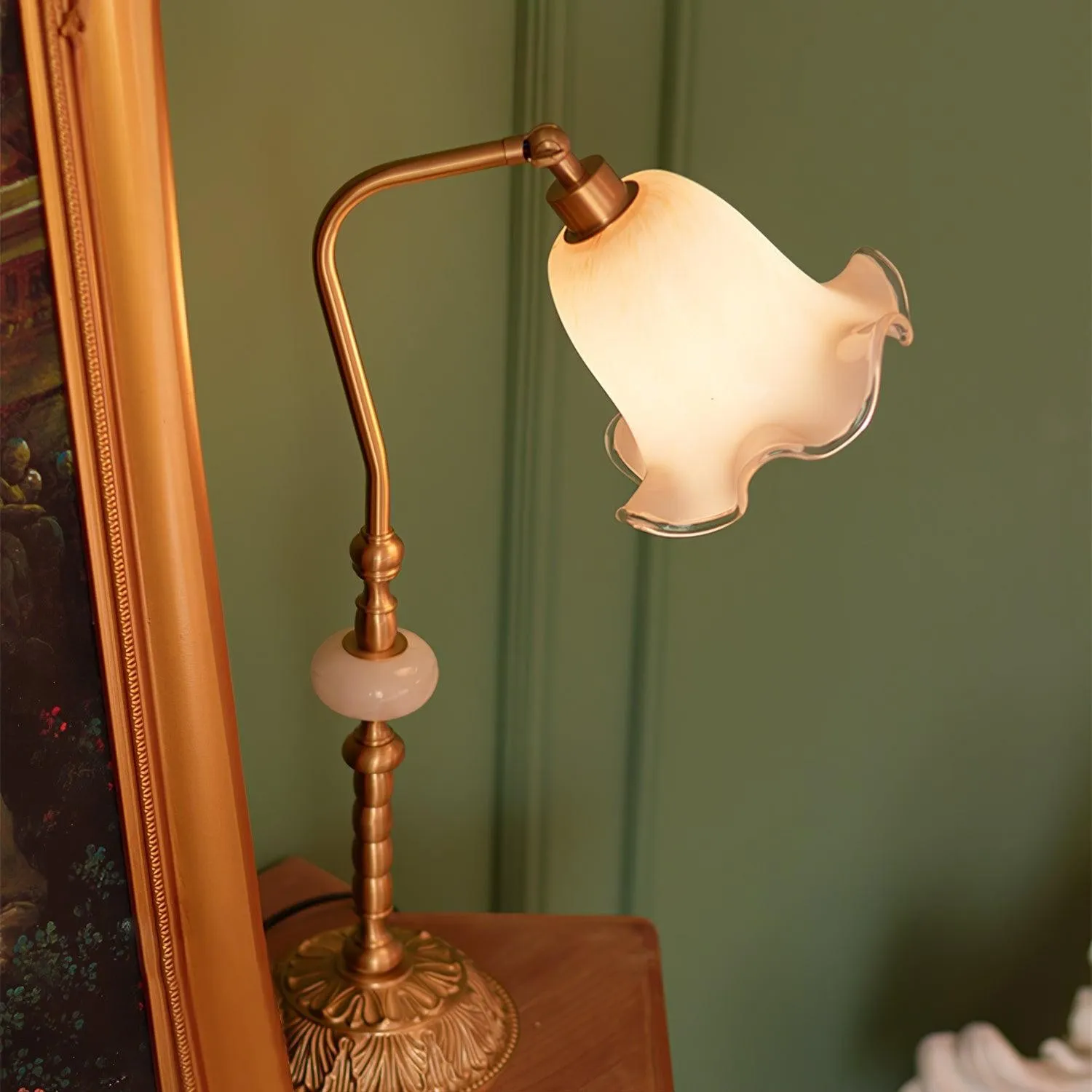 Classic Stylish White Tulip Brass Table Lamp KL718