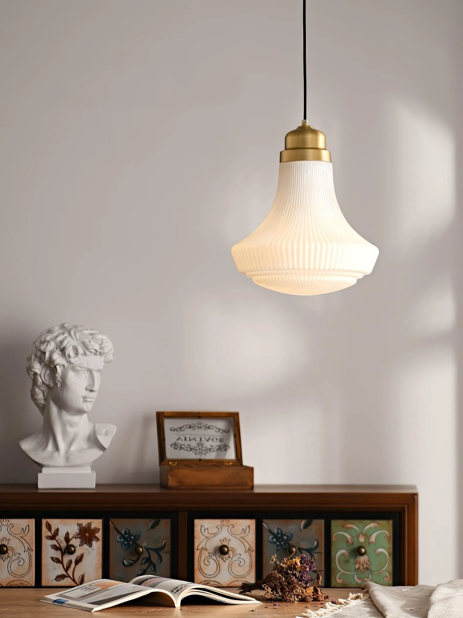 Classical Brass Alabaster Glass Pendant Lamp KL646