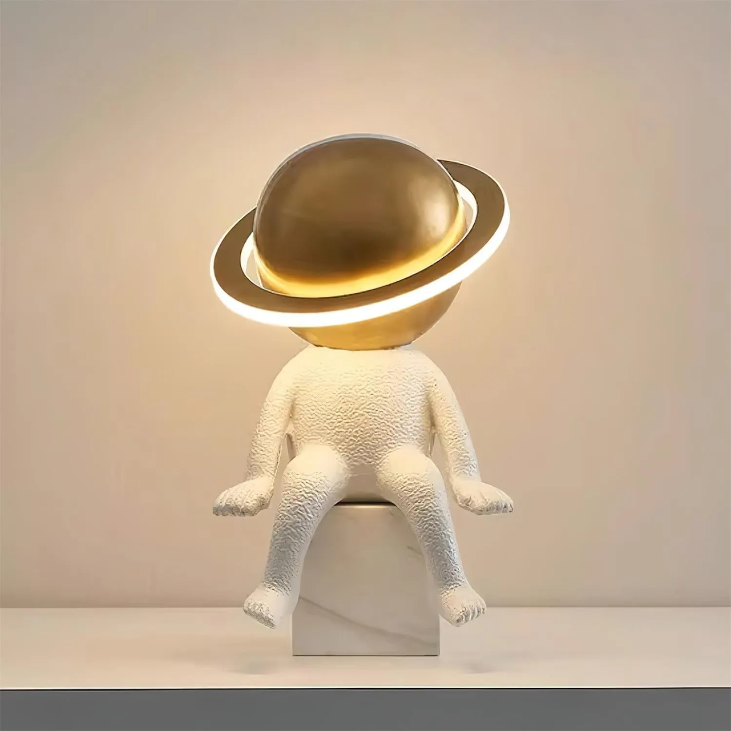 Modern Space Astronaut Resin Table Lamp KL232