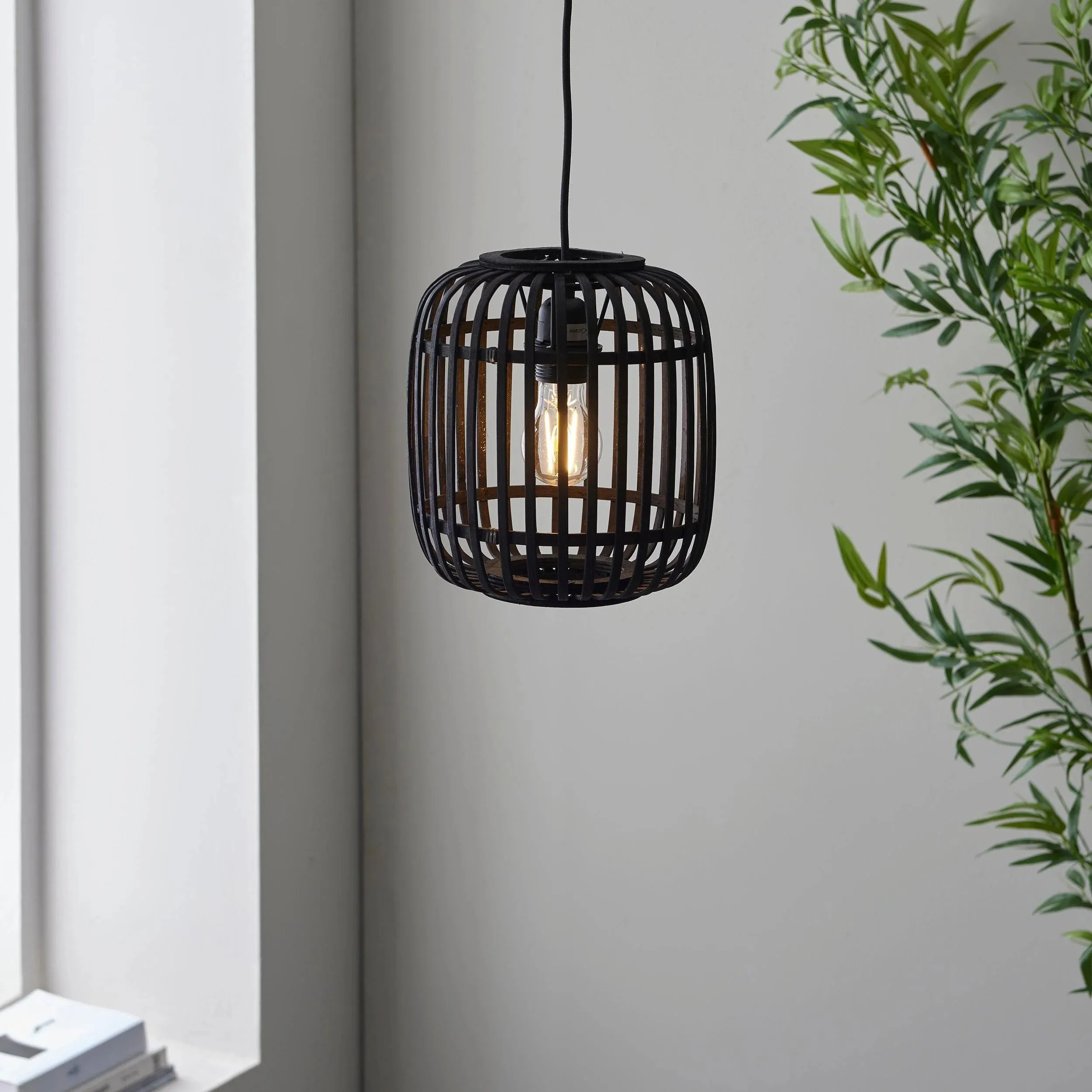 Yumeko Adjustable Bamboo Pendant Lamp - Natural Cage Pendant Light Perfect for Living & Dining Rooms KL1954
