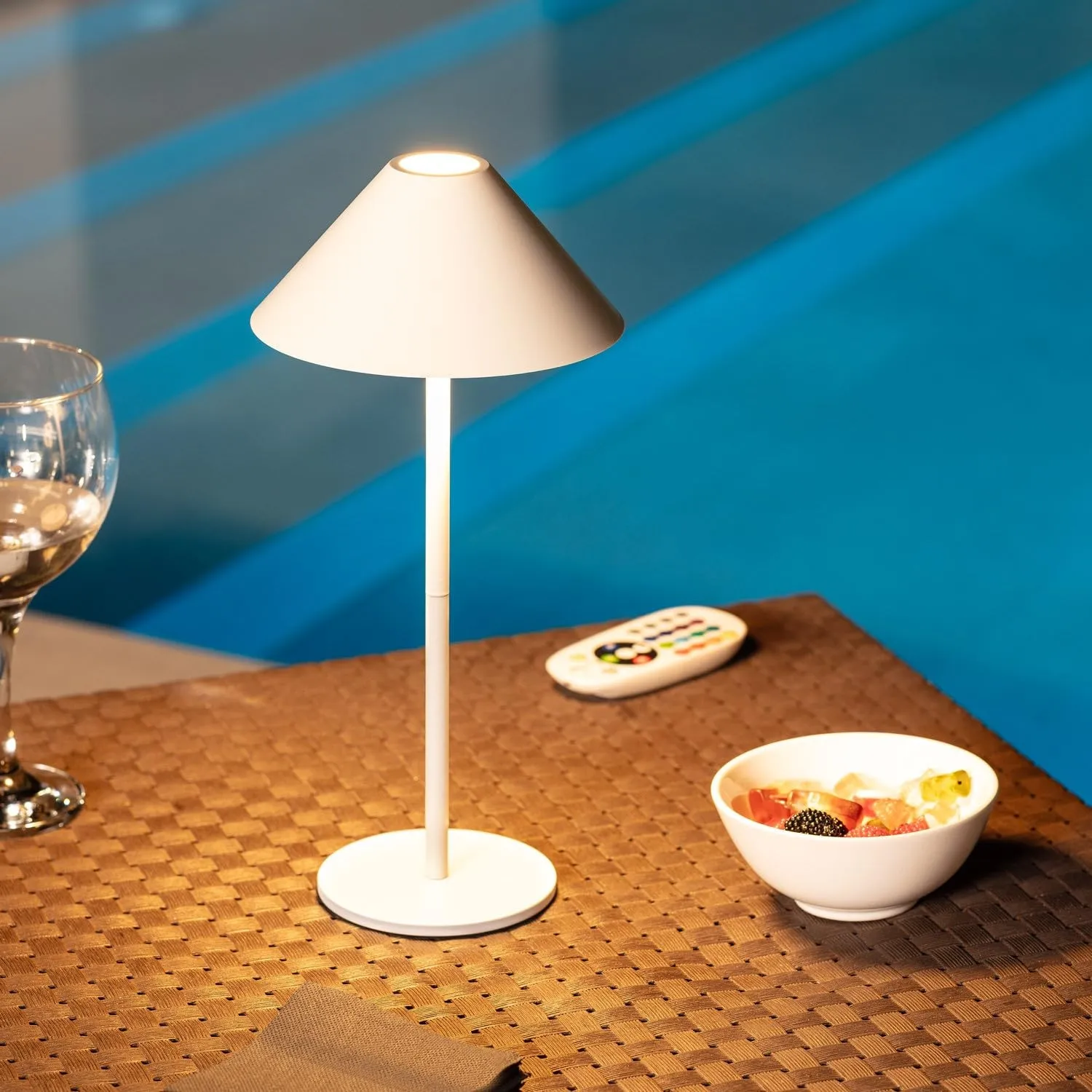 Cone Portable Battery Outdoor Table Lamp KL26