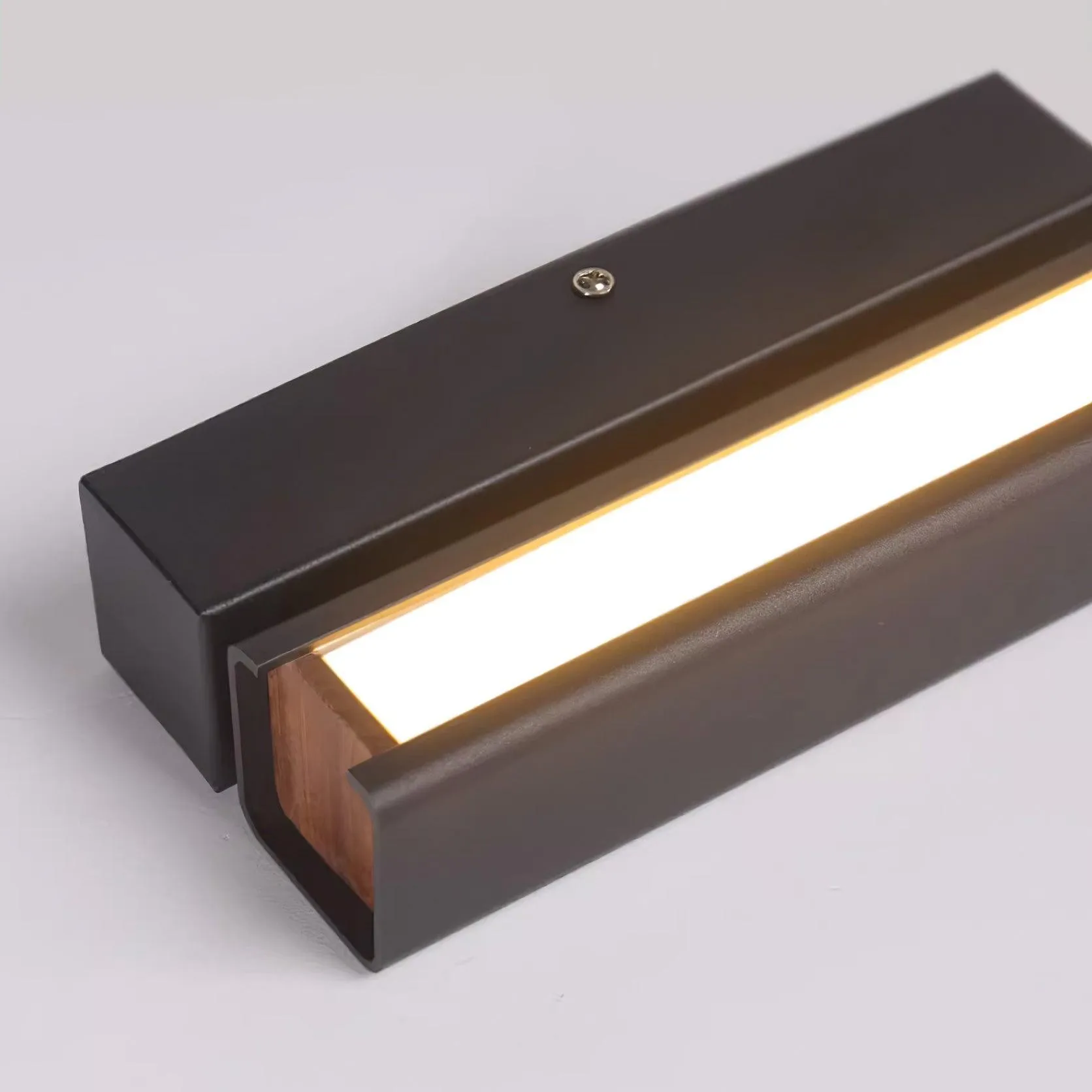 Nordic Art Bedroom Wall Lamp KL528