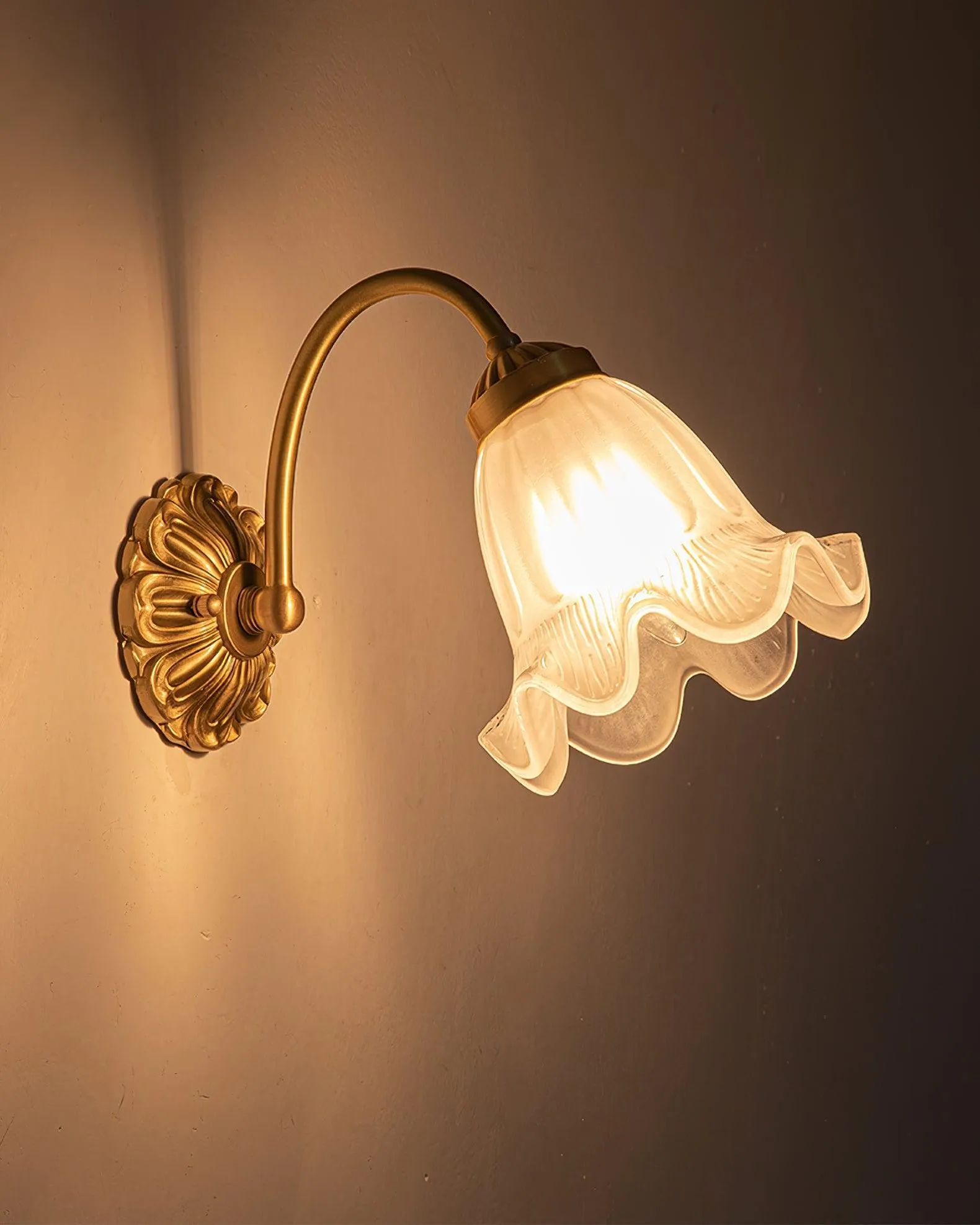 Nordic Modern Retro Elegant Flower Brass Glass Wall Lamp KL263