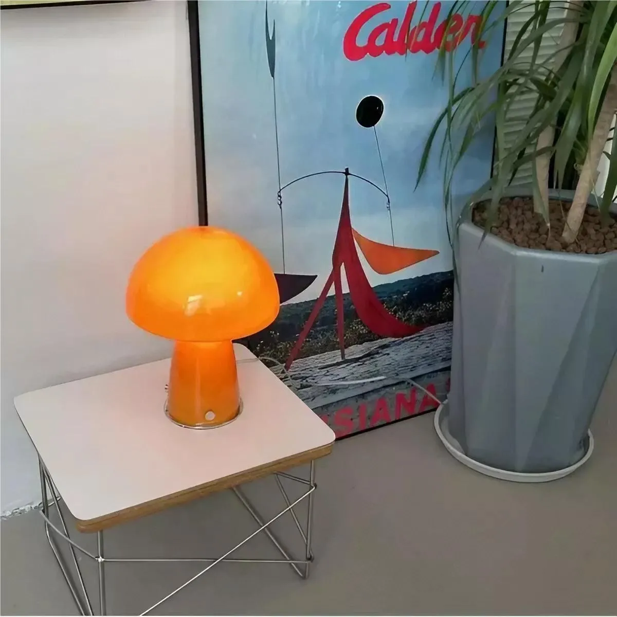 Modern Bauhaus Glass Mushroom Table Lamp KL40