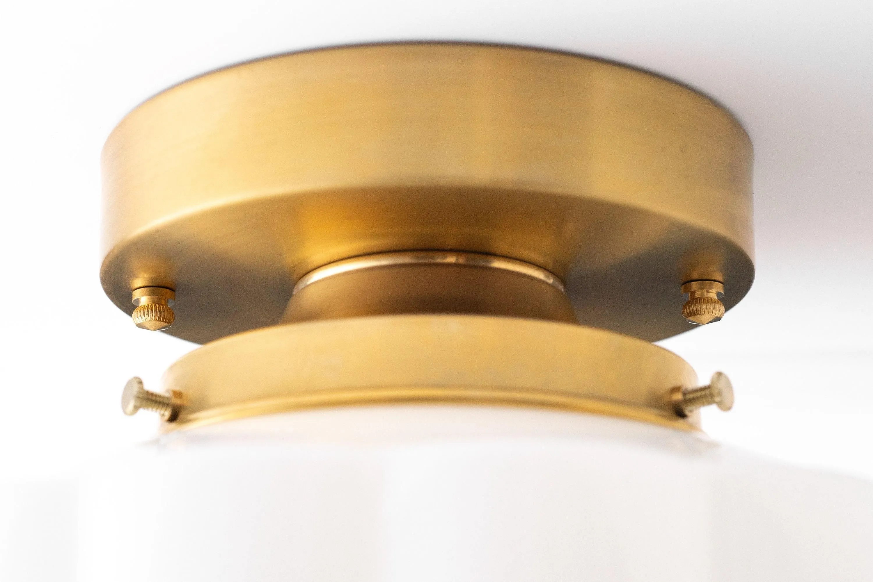 Geotower Glass Brass Ceiling Light – Art Deco Ribbed Globe Flush Mount KL1507