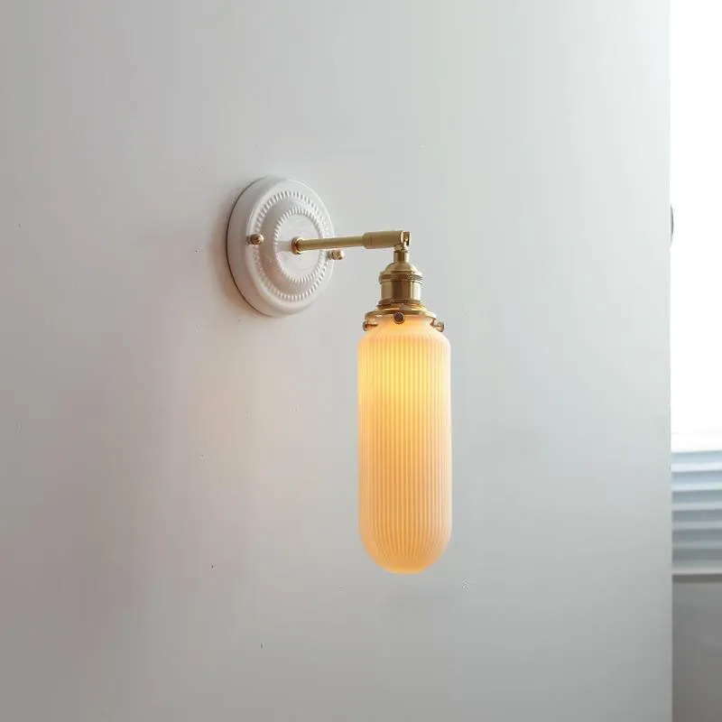 Elegant Ceramic & Brass Wall Light – Vintage Japanese-Style 1-Light Sconce KL1249
