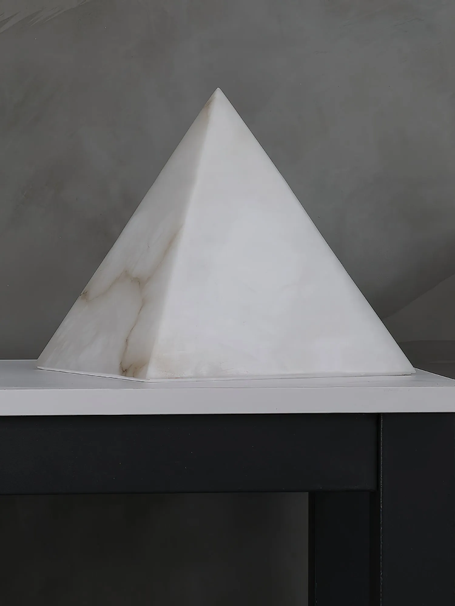 Alabaster Pyramid Table Lamp D428