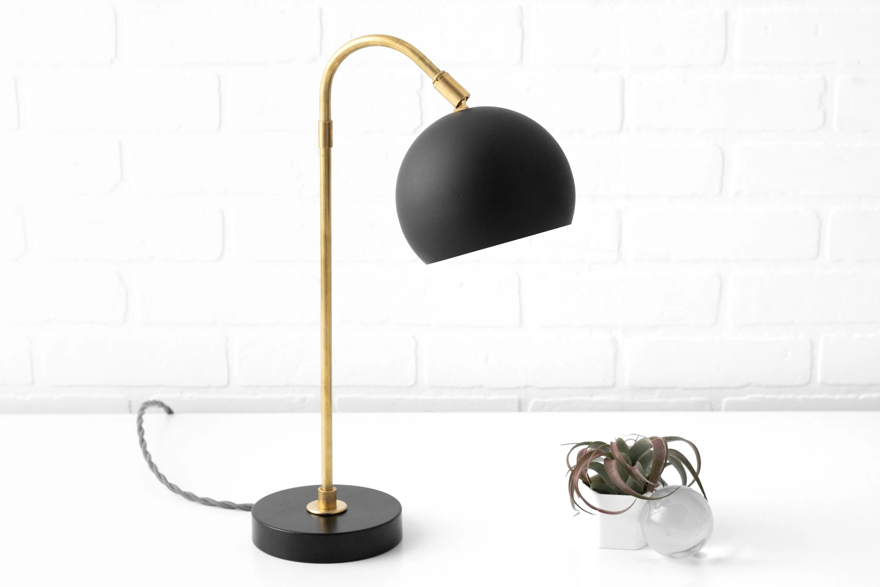 Ornato Luxe Modern Accent Table Lamp - Stylish Home Light KL1405