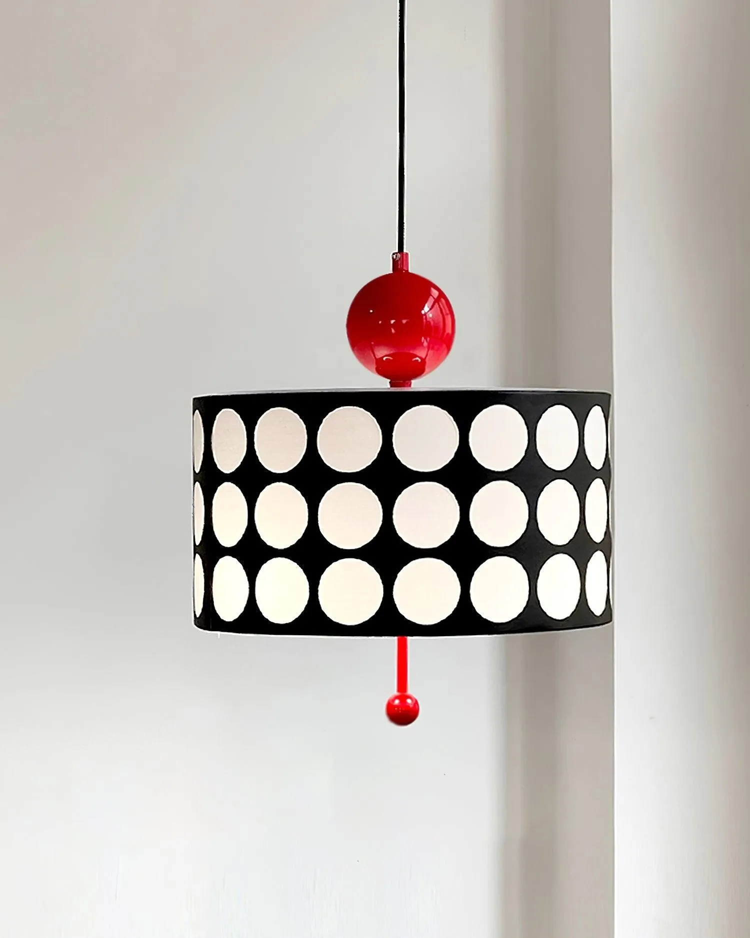 Graphic Checkered Pendant Light - Retro Chic Style for Dining Room and Kitchen Island KL341