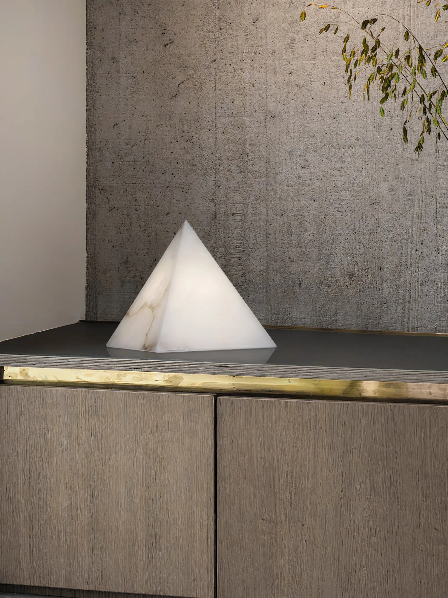 Alabaster Pyramid Table Lamp D428