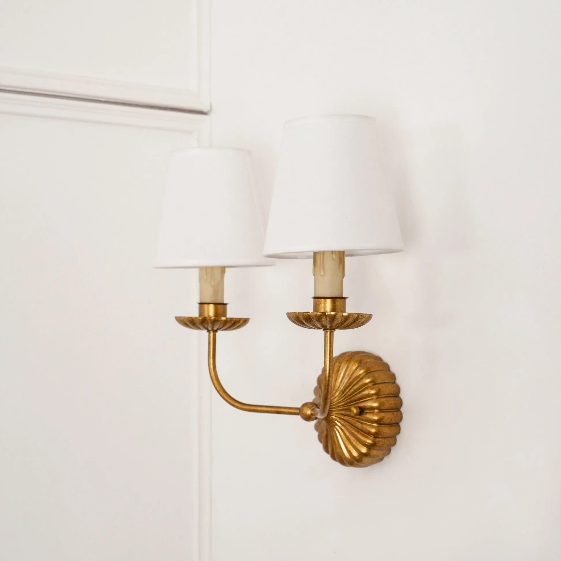 Catina Fabric Shade Wall Sconce – Classic Metal Wall Lighting for Entryway or Lounge KL1148