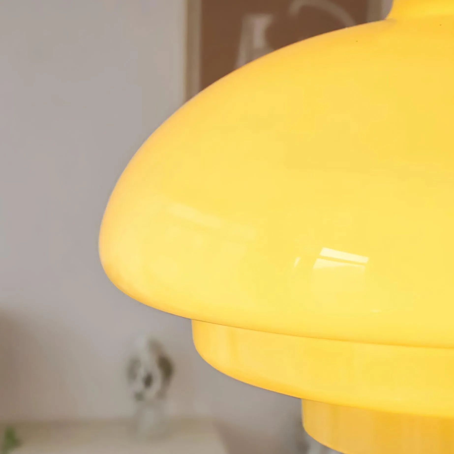 Round Yellow Stylish Simple Glass Pendant Lamp KL558