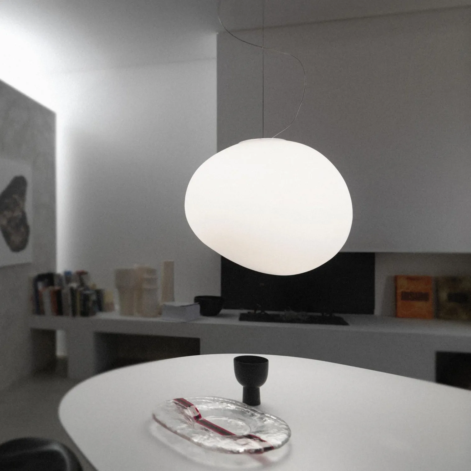 Elegant Gregg Pendant Lamp - Stylish Glass Pendant Light for Modern Interiors