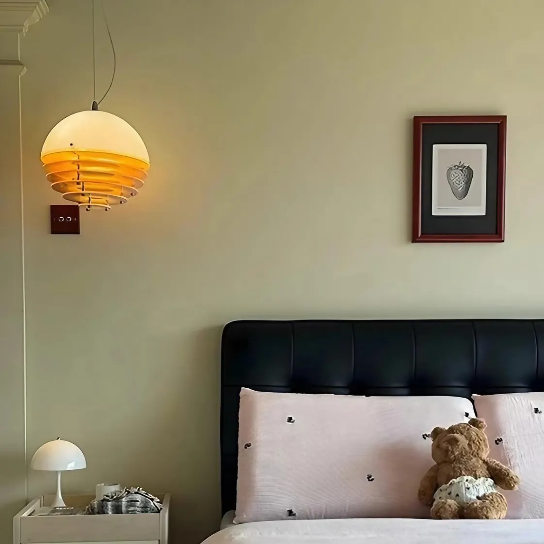 Sunset Pendant Light - Medieval Bauhaus Orange Orb Pendant Light KL880