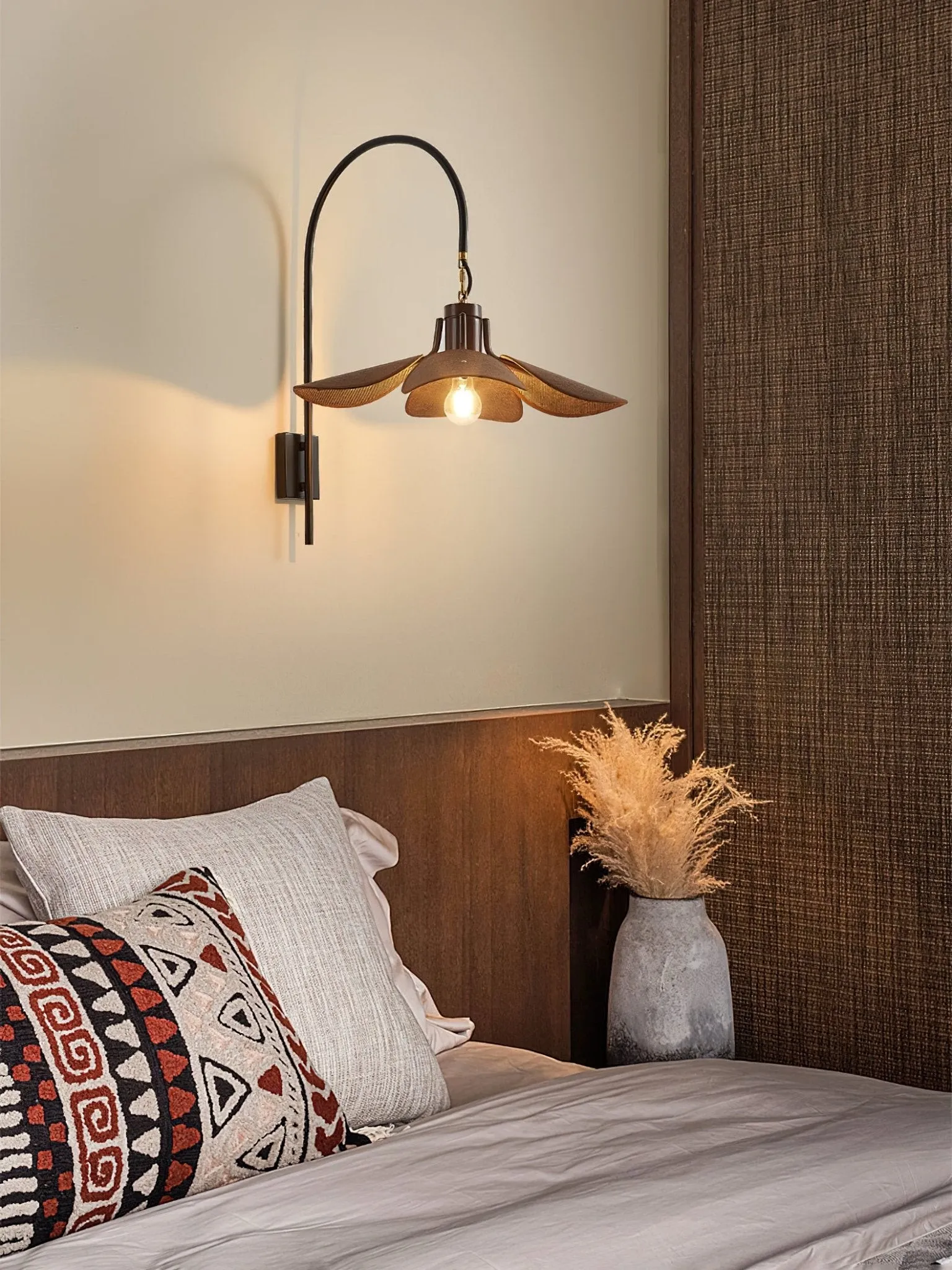 Retro Wabi-Sabi Style Petal Bloom Wall Lamp KL573