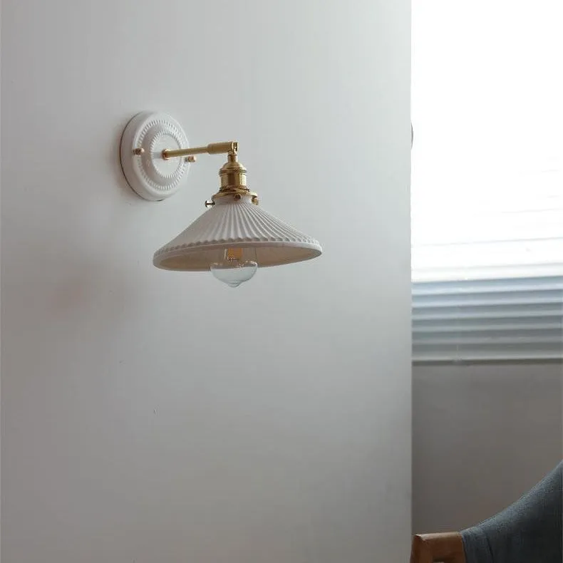 Elegant Ceramic & Brass Wall Light – Vintage Japanese-Style 1-Light Sconce KL1249