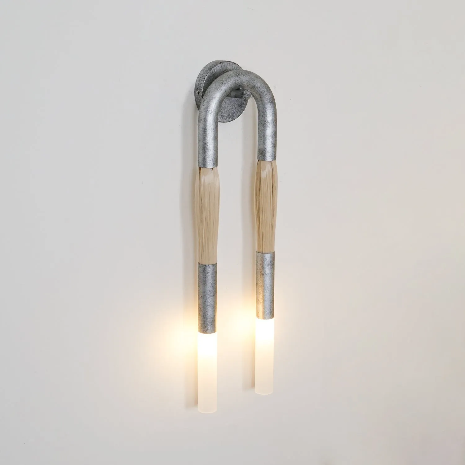 Elegant Horsehair U-Shaped Wall Light KL901