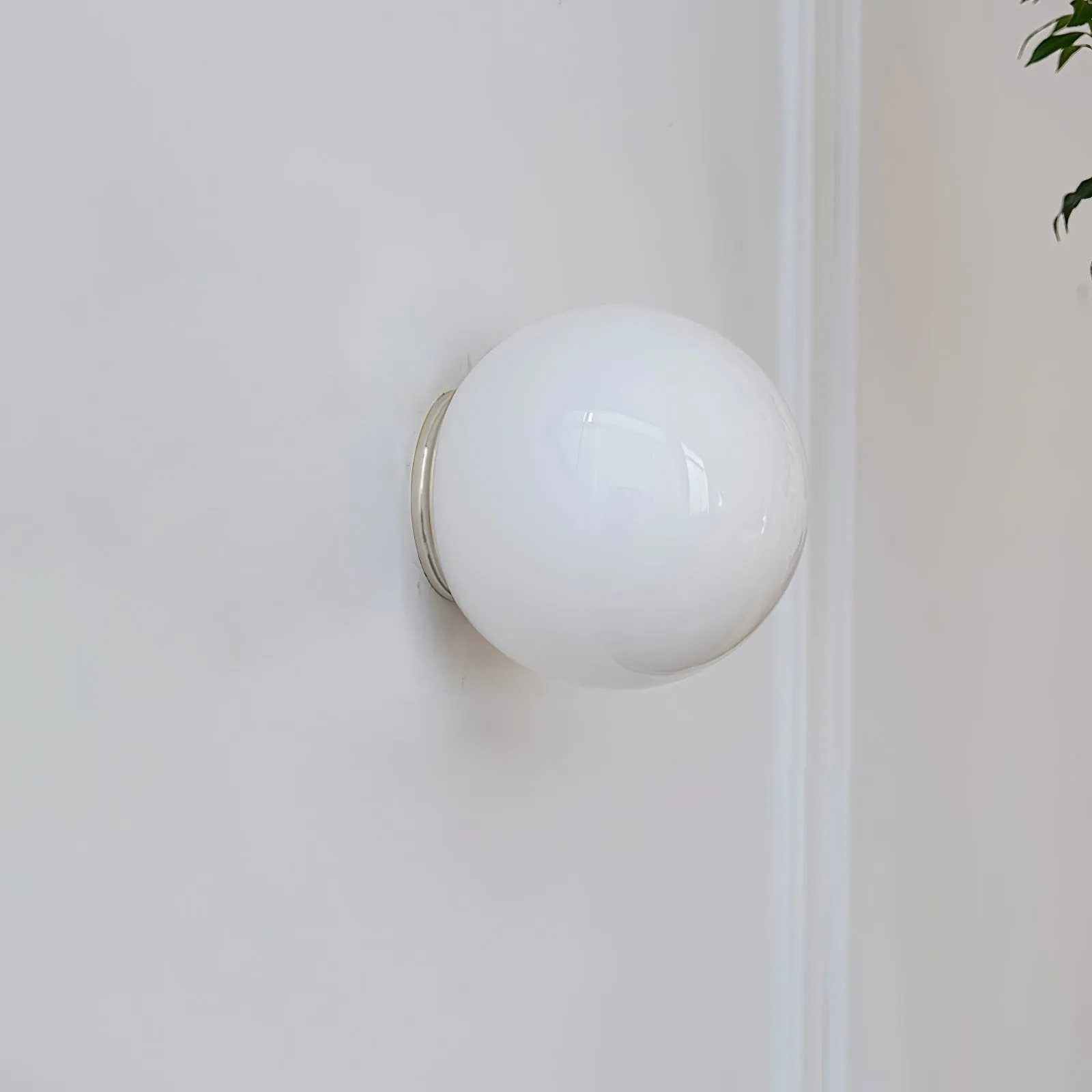 Minimalist Bauhaus Orb Style Wall Lamp KL400