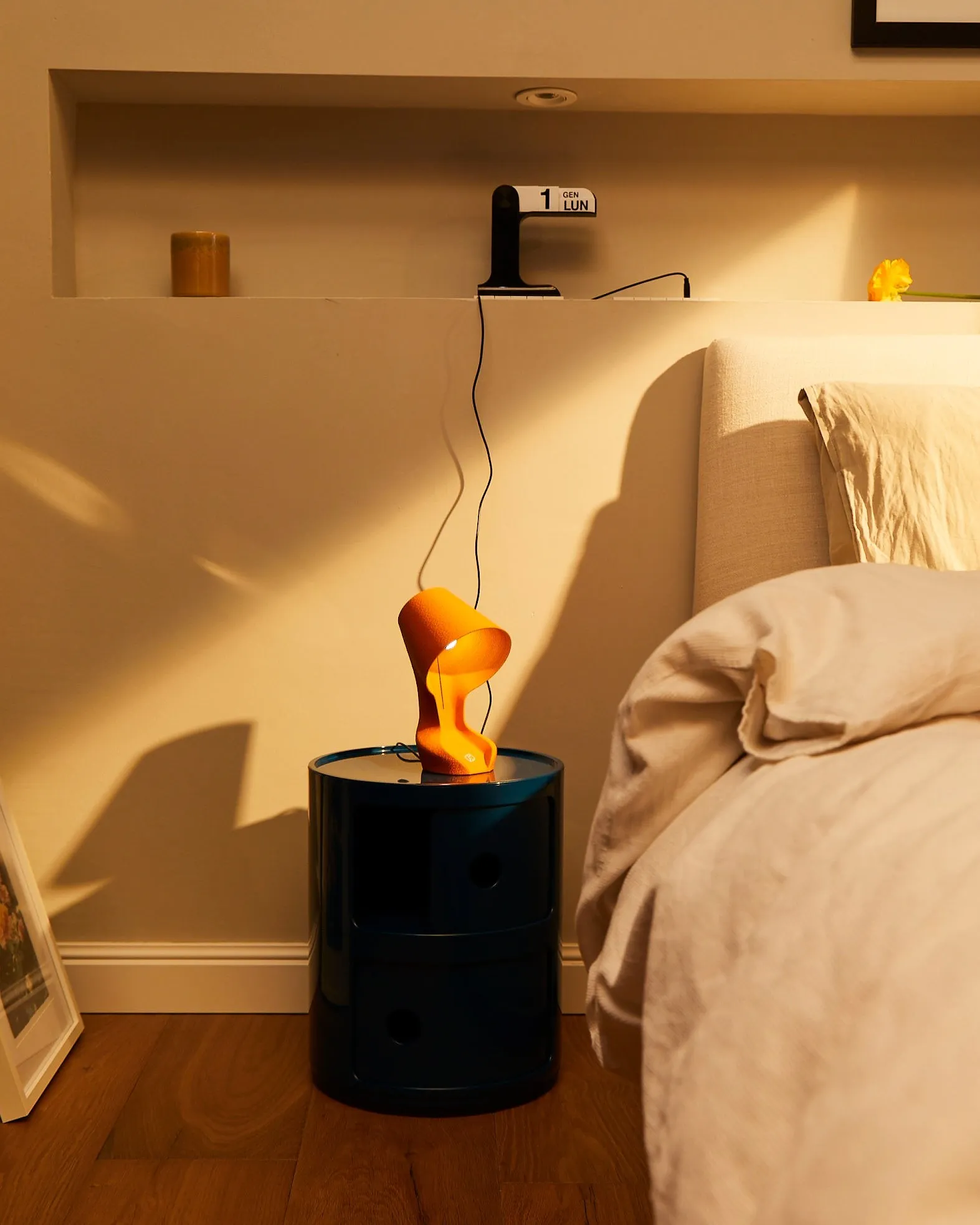 Creative Design Irregularly Multicolor Table Lamp KL851