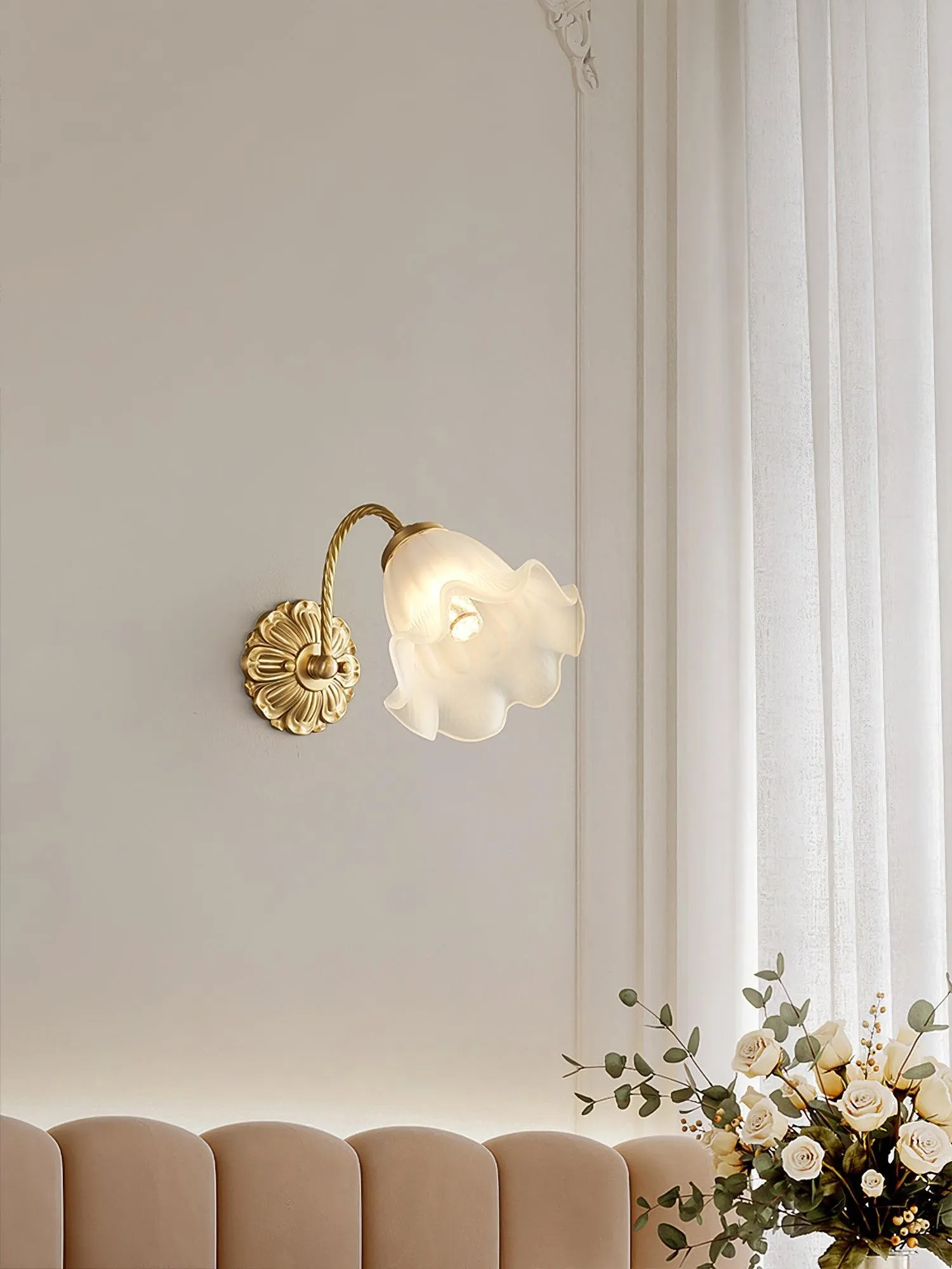 Nordic Modern Retro Elegant Flower Brass Glass Wall Lamp KL263
