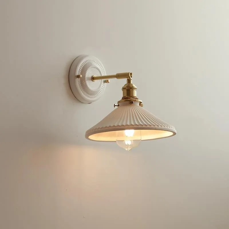 Elegant Ceramic & Brass Wall Light – Vintage Japanese-Style 1-Light Sconce KL1249