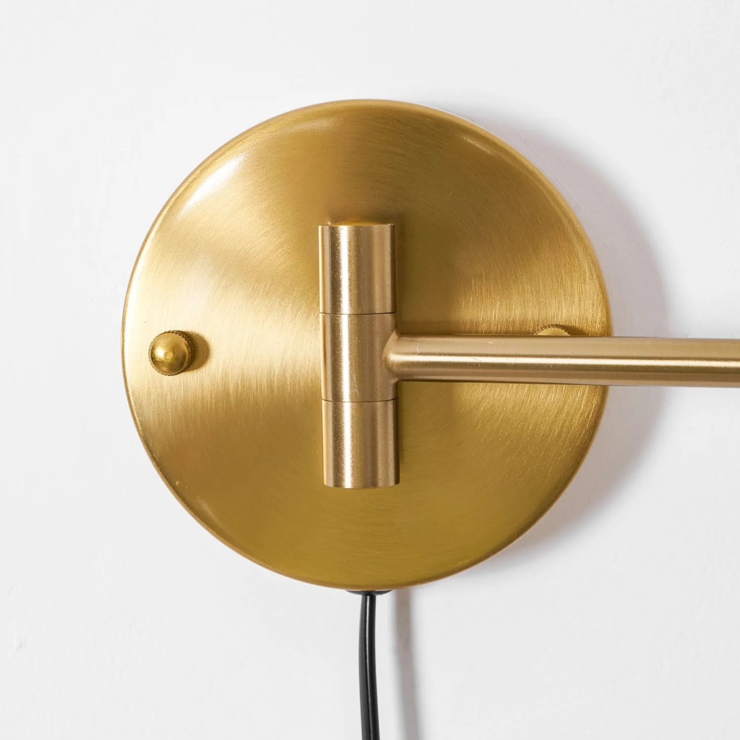 Adjustable Arm Plug In Wall Lamp D371