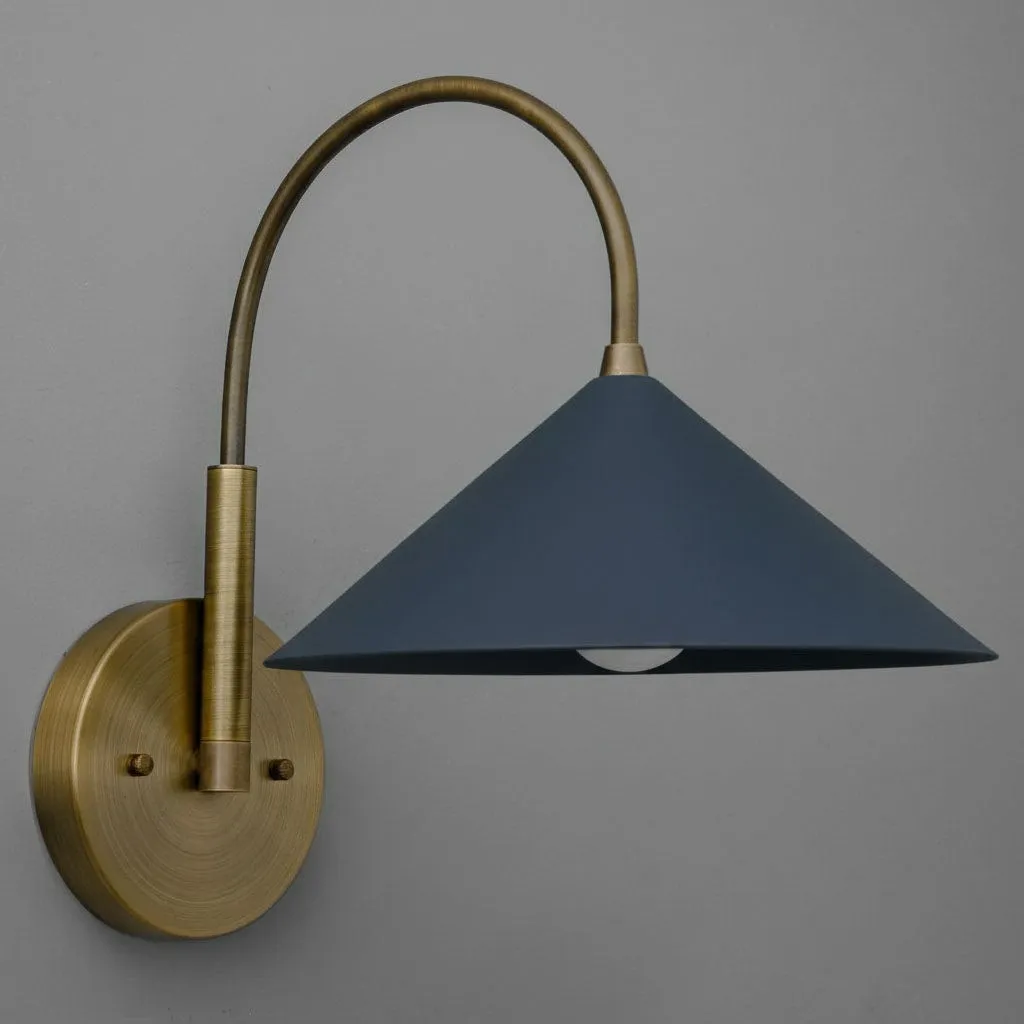 Curva Metal Vintage Wall Sconce  - Elegant Cone Shade for Bedrooms KL1511