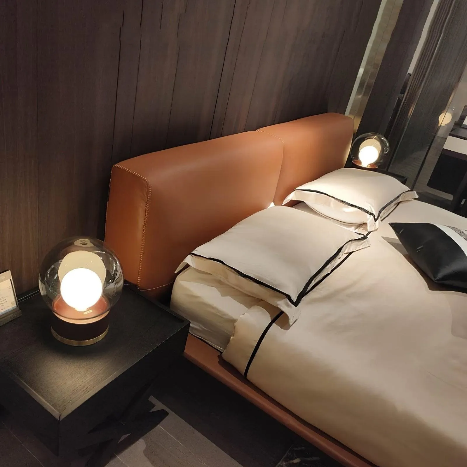 Simple Creative Wood Orb Table Lamp KL615