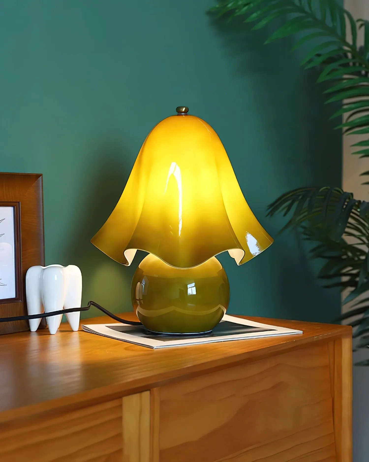 Bellina Decorative Table Lamp - Sculptural Bell Flower Shape KL1451