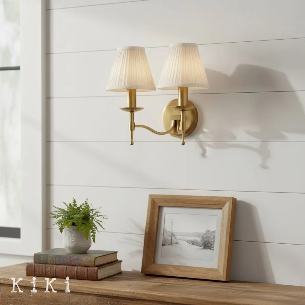 Tela Traditional Brass Wall Sconce - Classic Curved Arm Sconce for Hallway KL1787