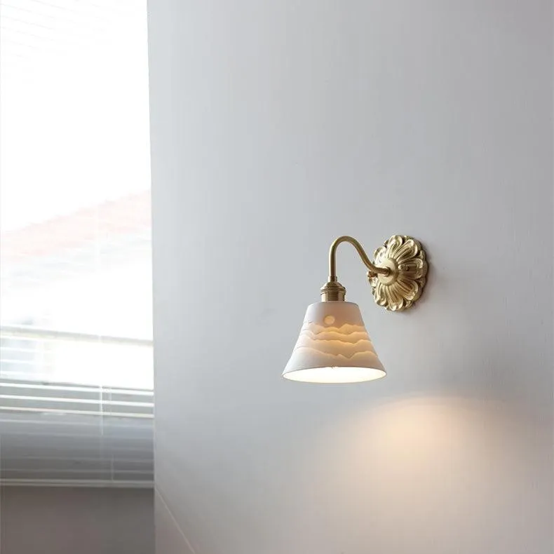 Elegant Ceramic Brass Wall Lamp – Vintage Ceramic Sconce with Brass Accents  KL1538