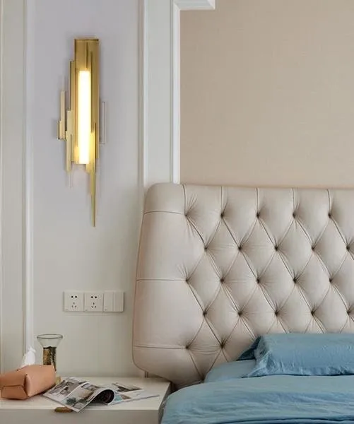 Metal Sculpted Sconce